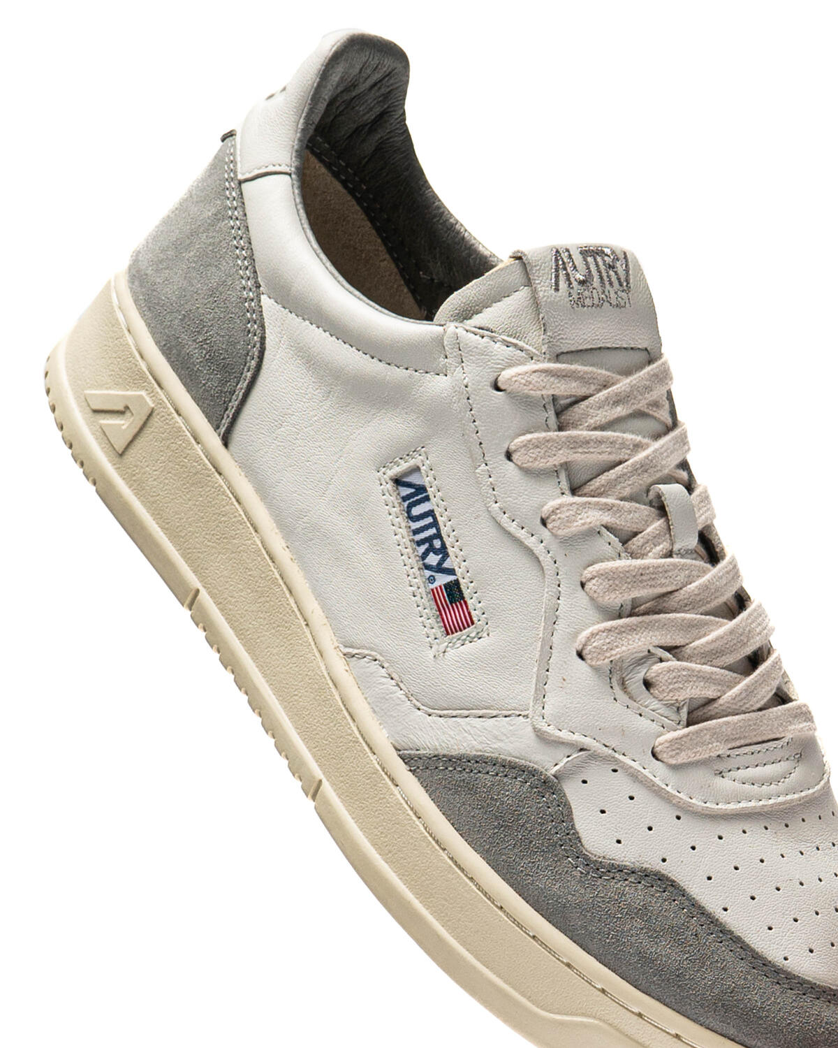 Autry Medalist Low Goat / Suede - Wht Grey - Image 14
