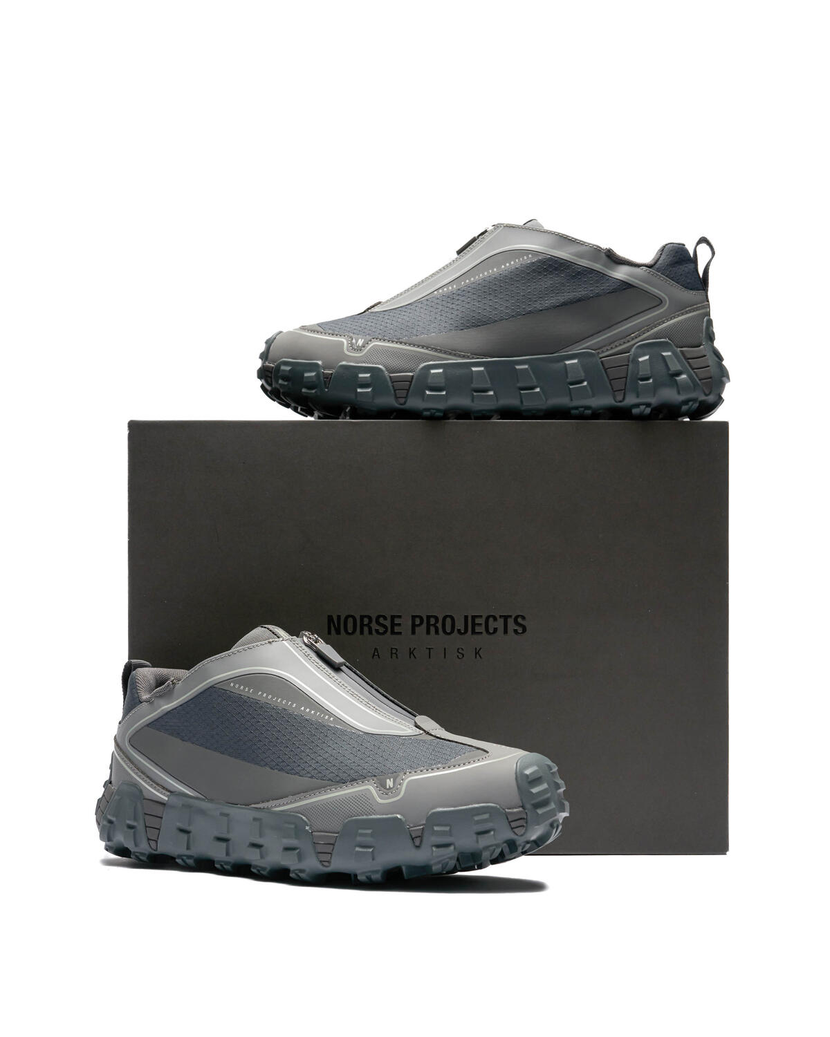 Norse Projects Zip Up Runner Grey - Image 6