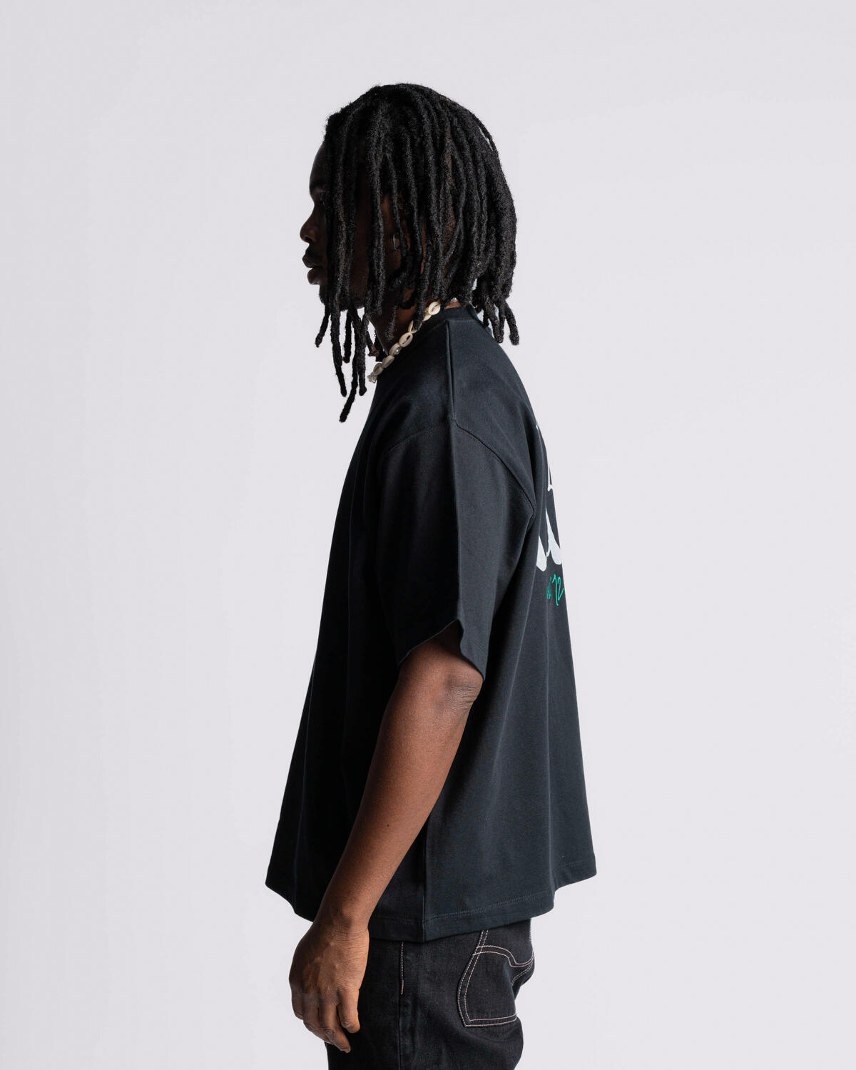 Nike Men's Solo T-shirt 'Black/Malachite' - Image 5