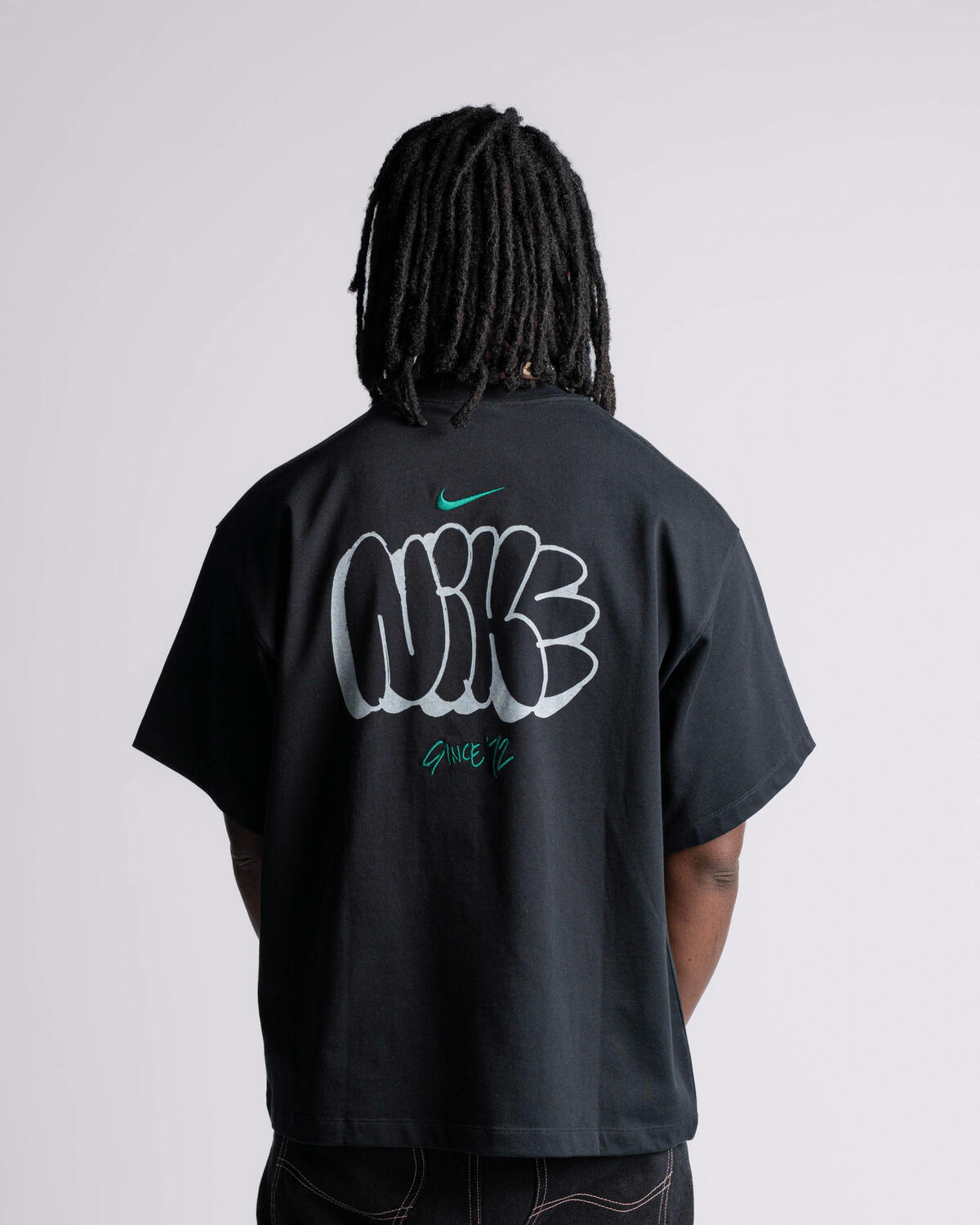 Nike Men's Solo T-shirt 'Black/Malachite' - Image 6