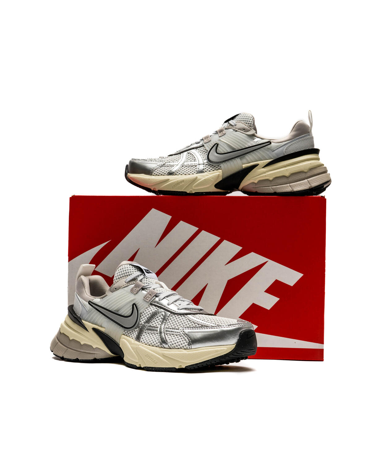 Nike V2k Run - Summit White/Metallic Silver (Women's) - Image 31