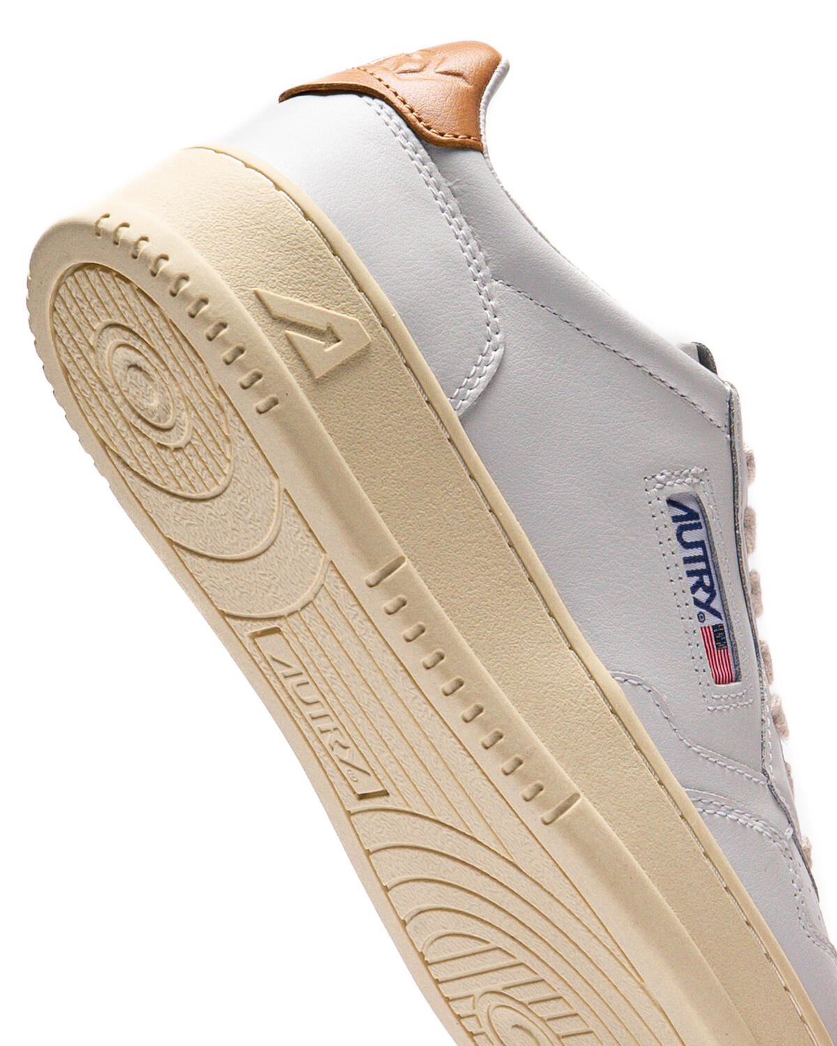 Autry Medalist W White / Sandstorm (Women's) - Image 12