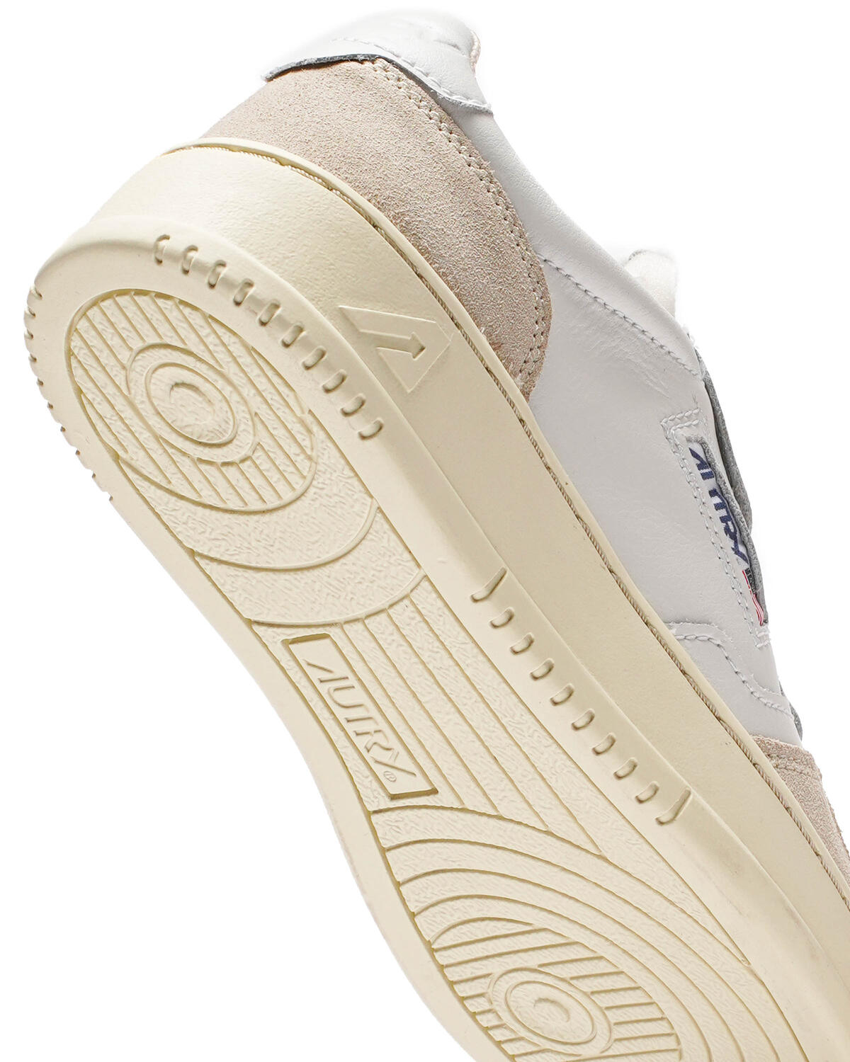 Autry Medalist Low White (Women's) - Image 7