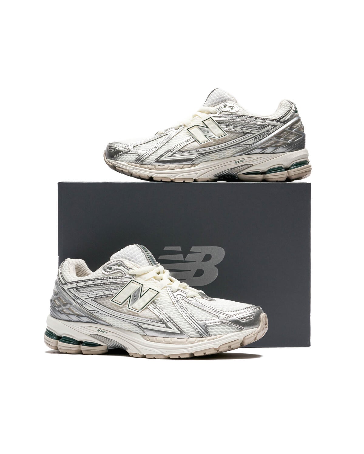 New Balance 1906R Silver Metallic Core (Women's) - Image 31