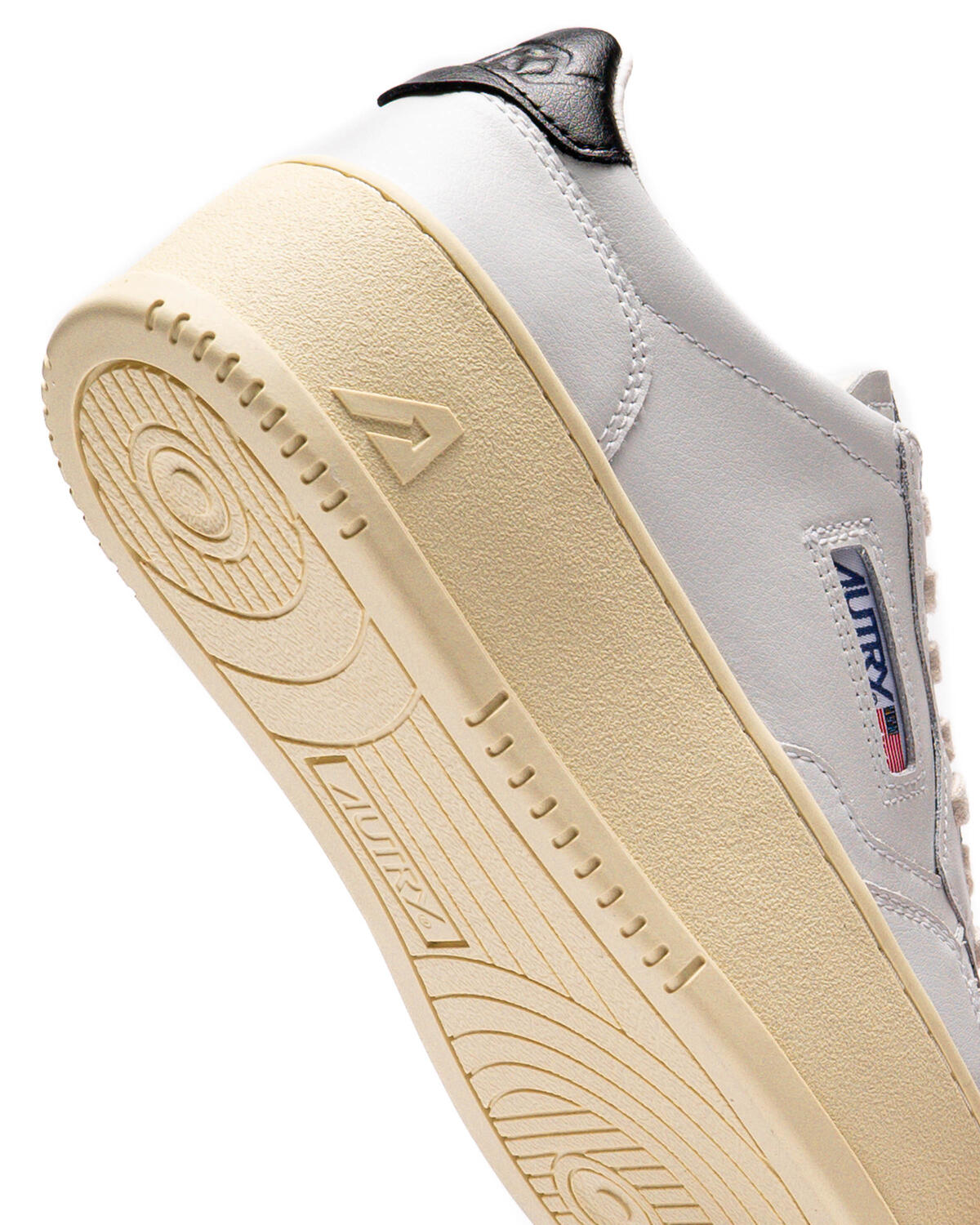 Autry Action Shoes Wmns Platform Low - Image 7