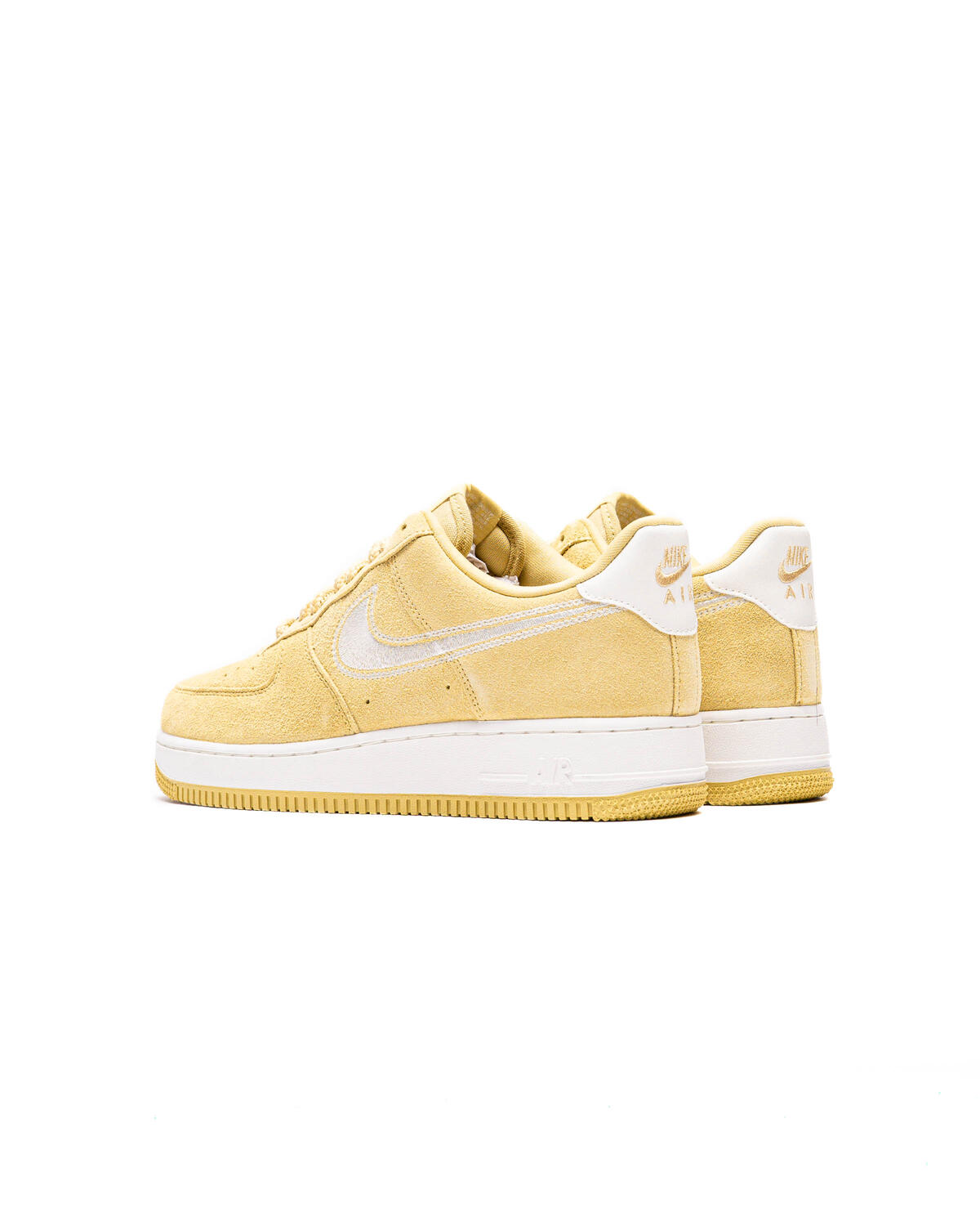 nike air force 1 lv8 off white