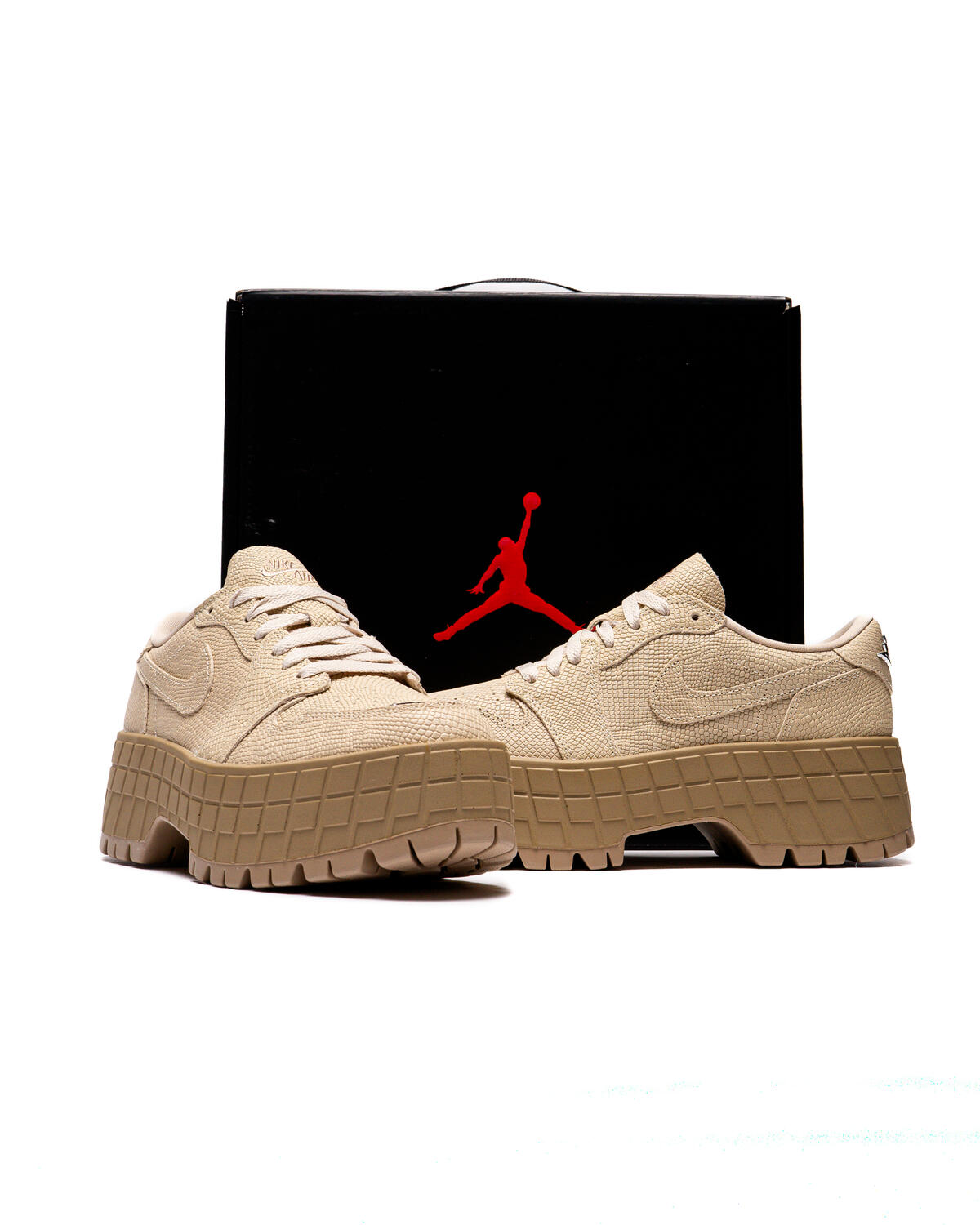 Air Jordan Women's 1 Brooklyn Low Rattan - Image 12