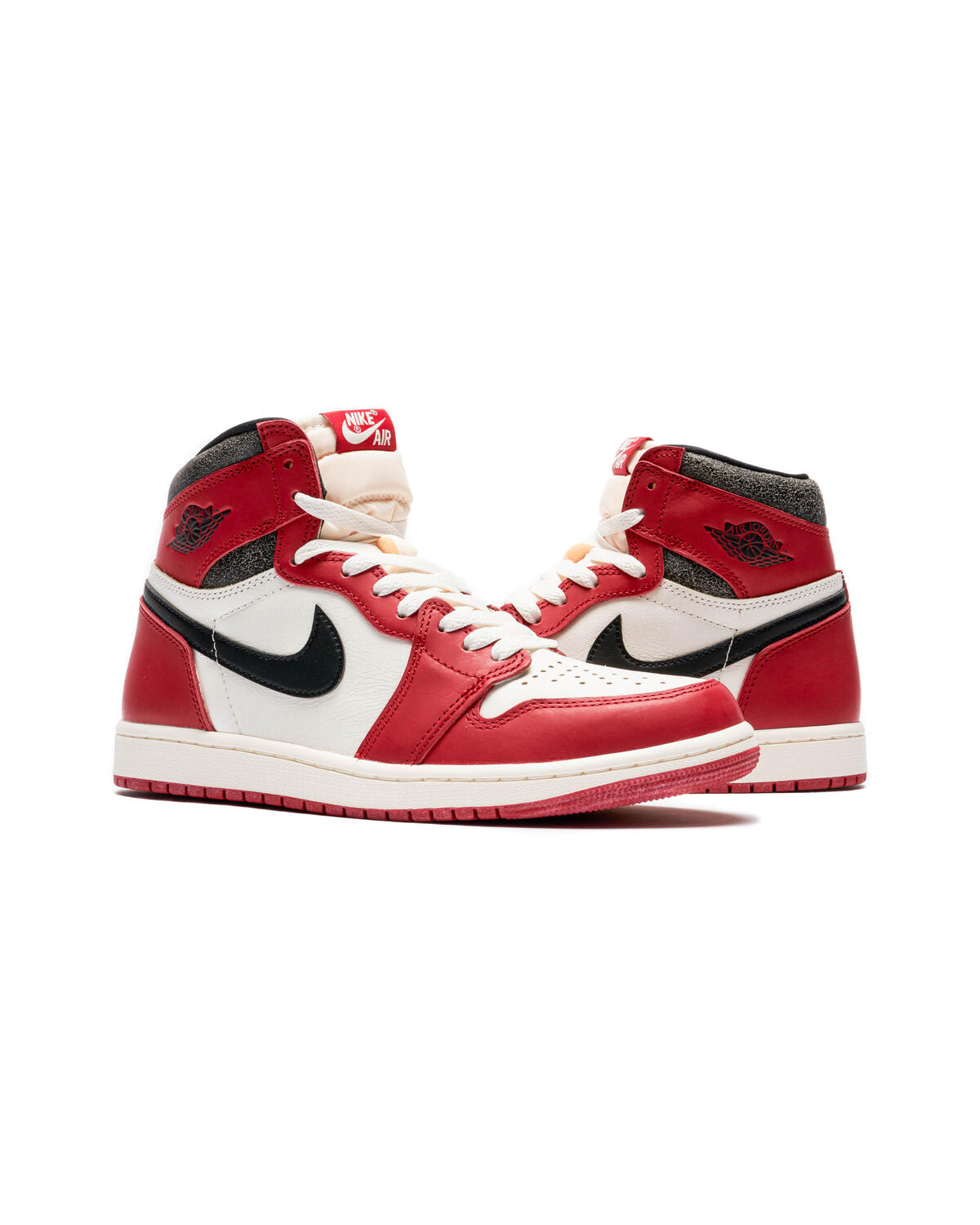 Air Jordan 1 Retro High OG 'Varsity Red' - Image 24