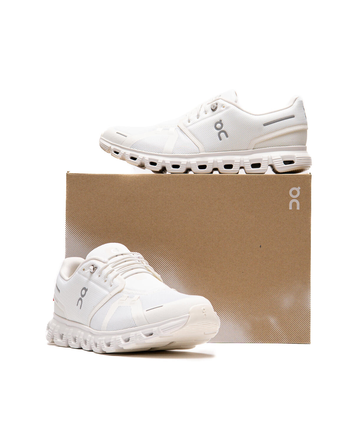 On Running Cloud 6 - White / White - Image 48