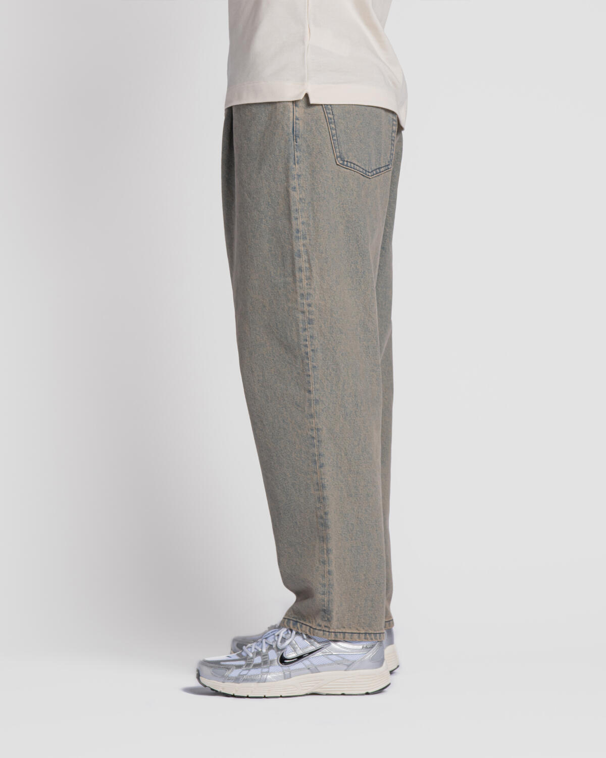 Beams Wide Tapered Denim Pants - Image 5