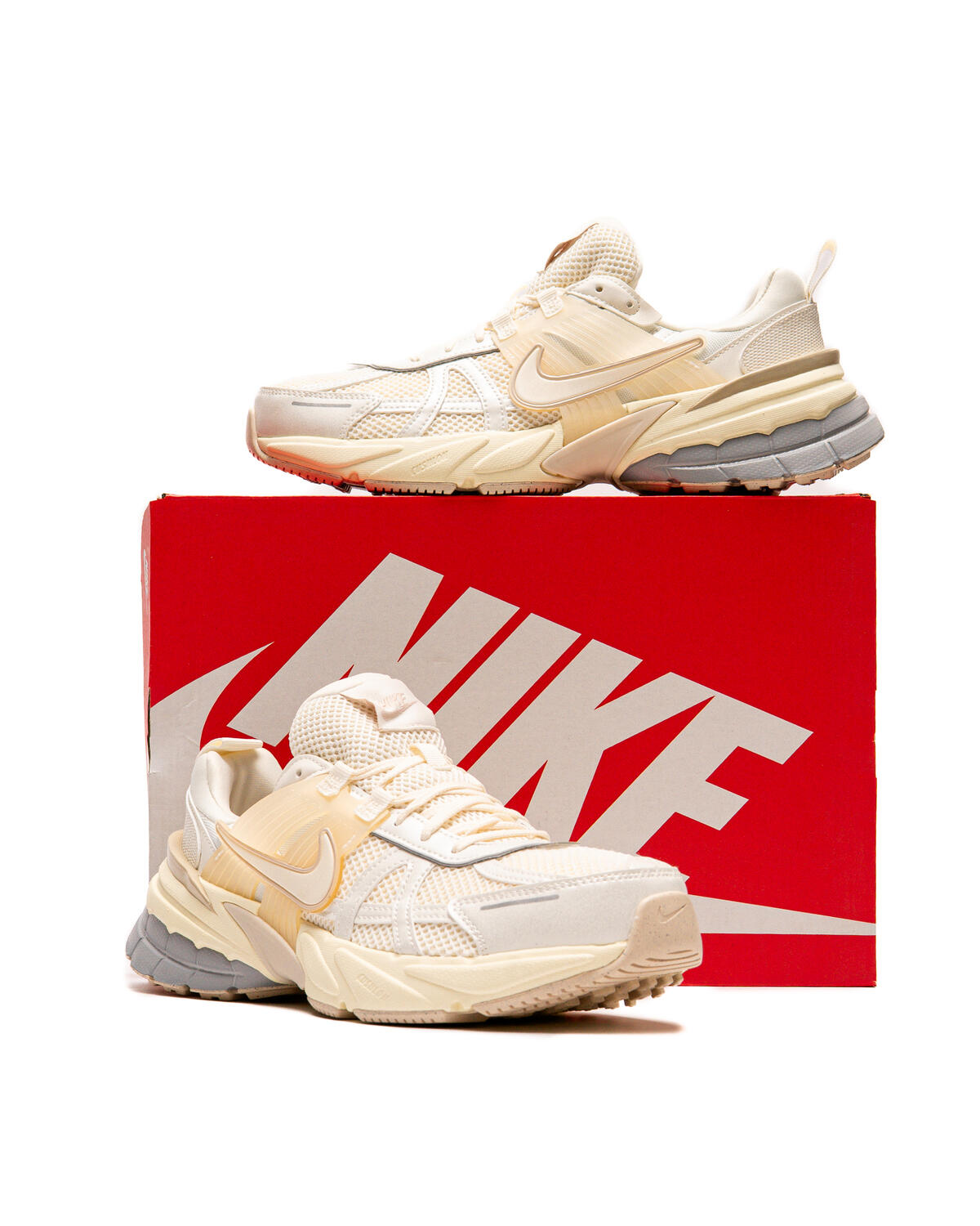 Nike Women's V2K Run Pale Ivory - Image 12