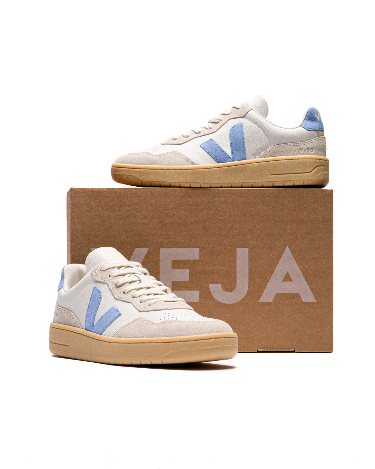 Veja V90 O.T. Leather Panelled Sneakers - Image 10