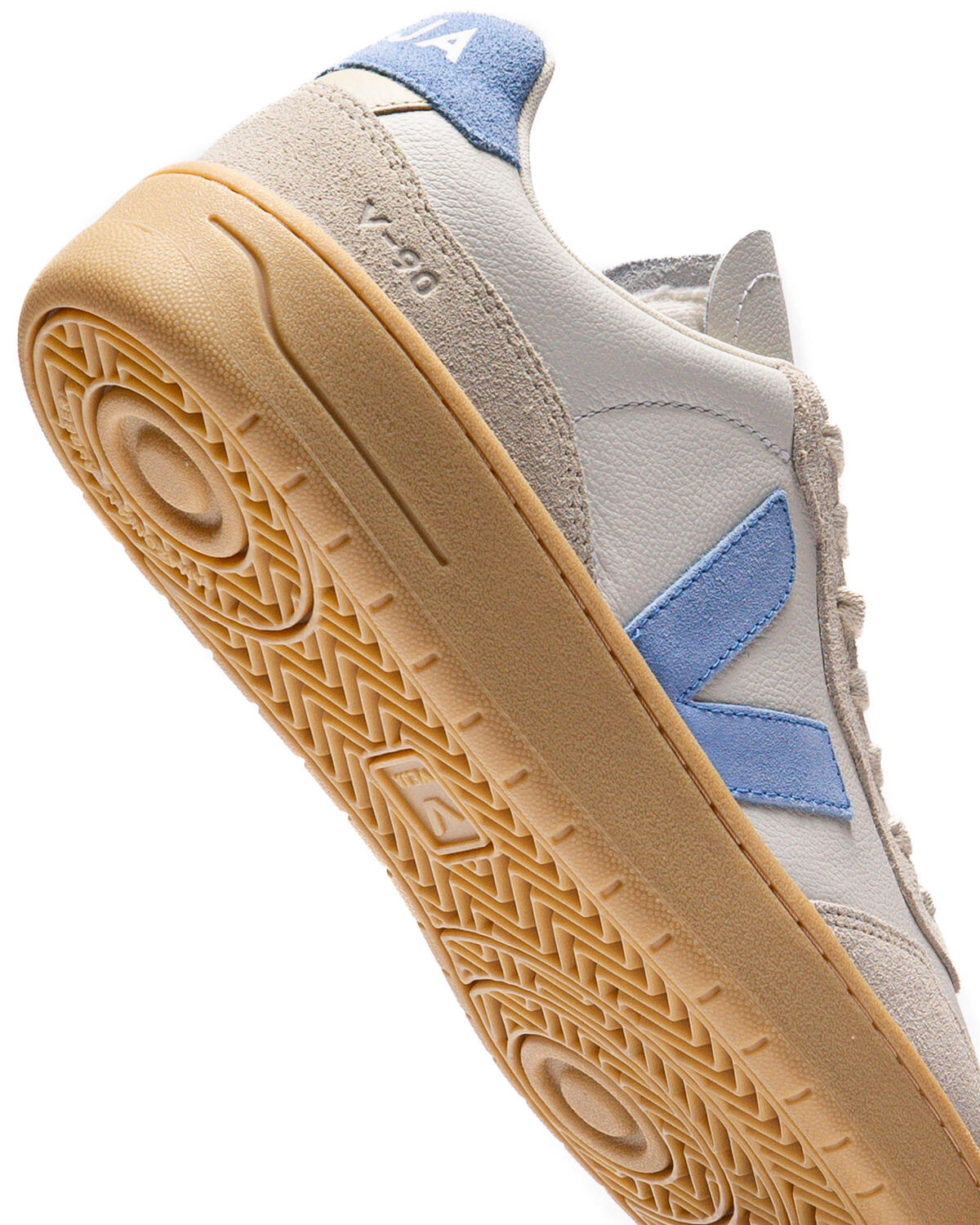 Veja V90 O.T. Leather Panelled Sneakers - Image 11