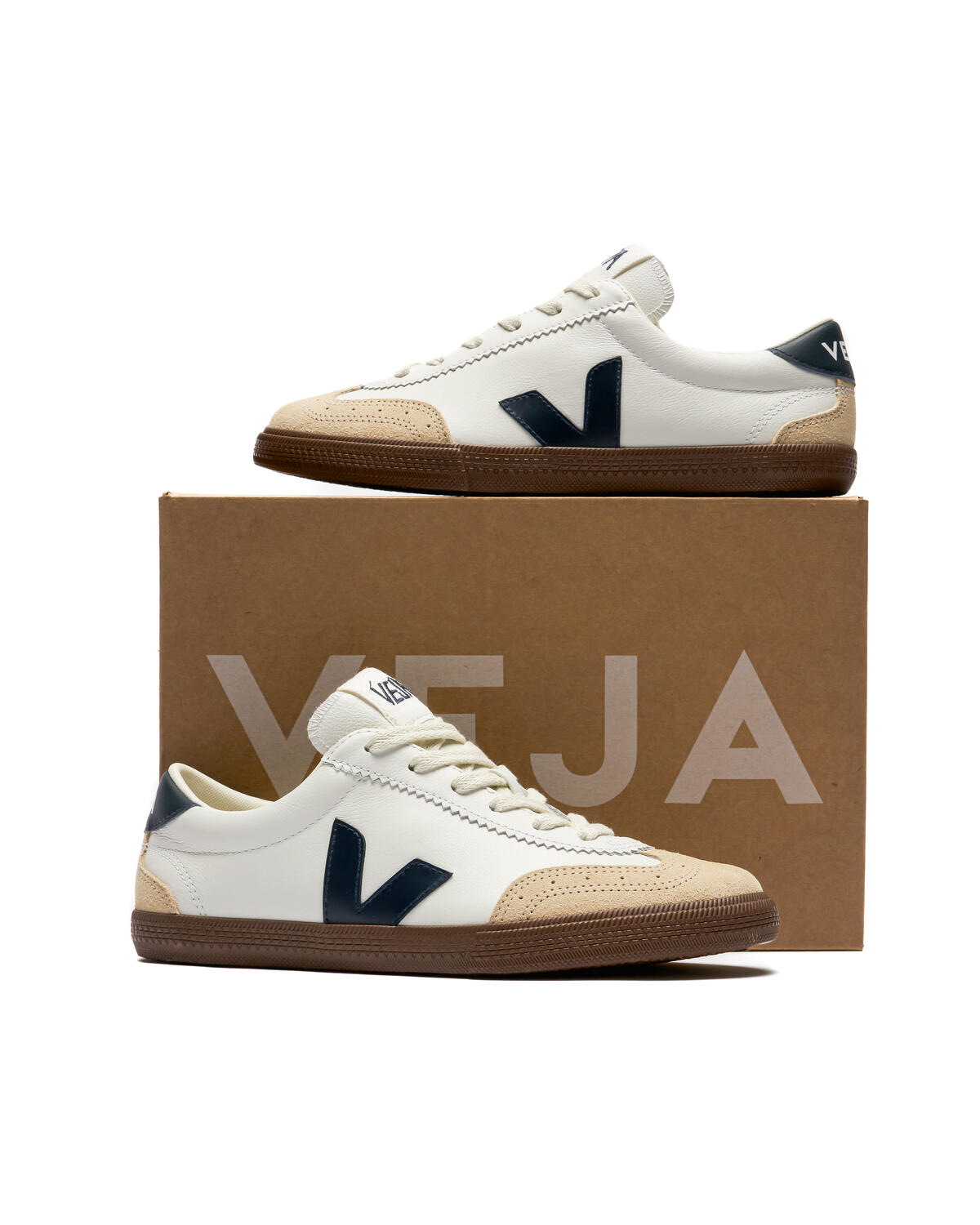 Veja W Volley O.T. Leather (Women's) - Image 19
