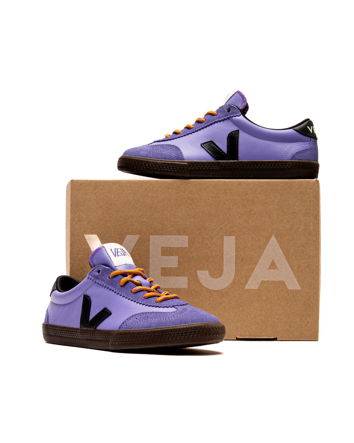 Veja WMNS Volley O.T. - Image 6