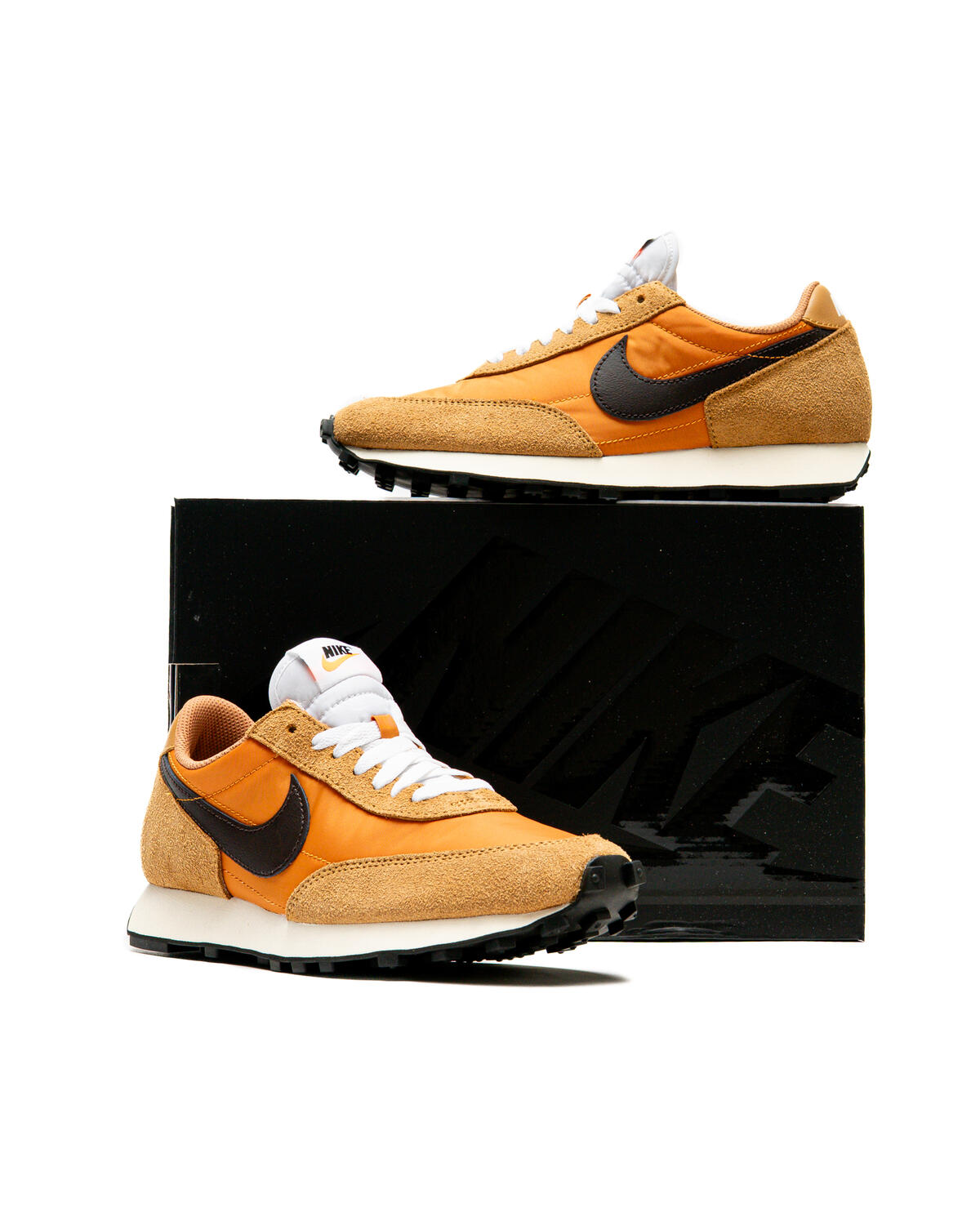 Nike Daybreak SP Flax/Velvet Brown - Image 28