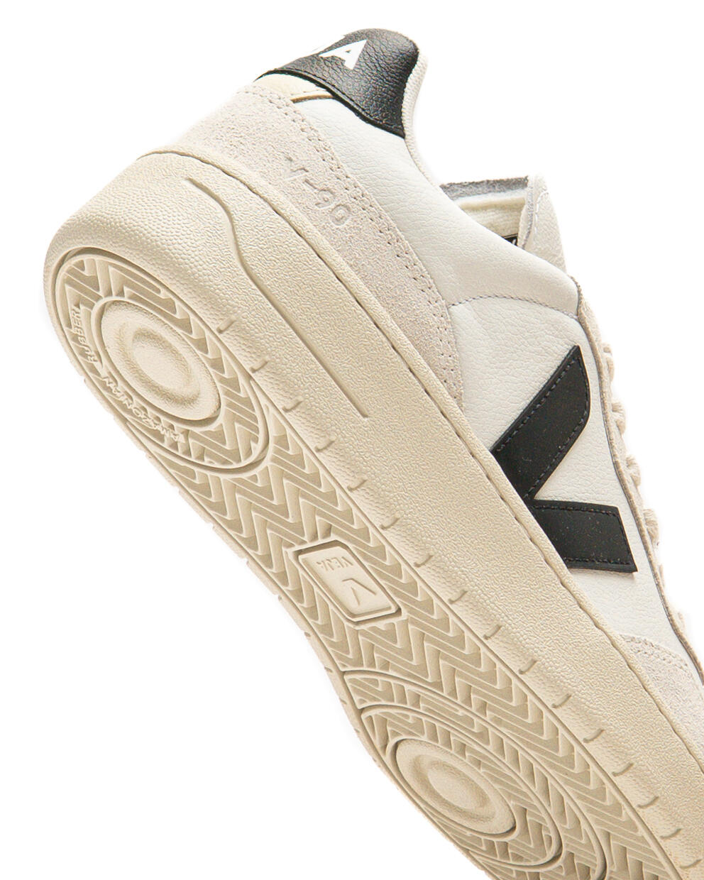 Veja V-90 (Women's) - Image 10