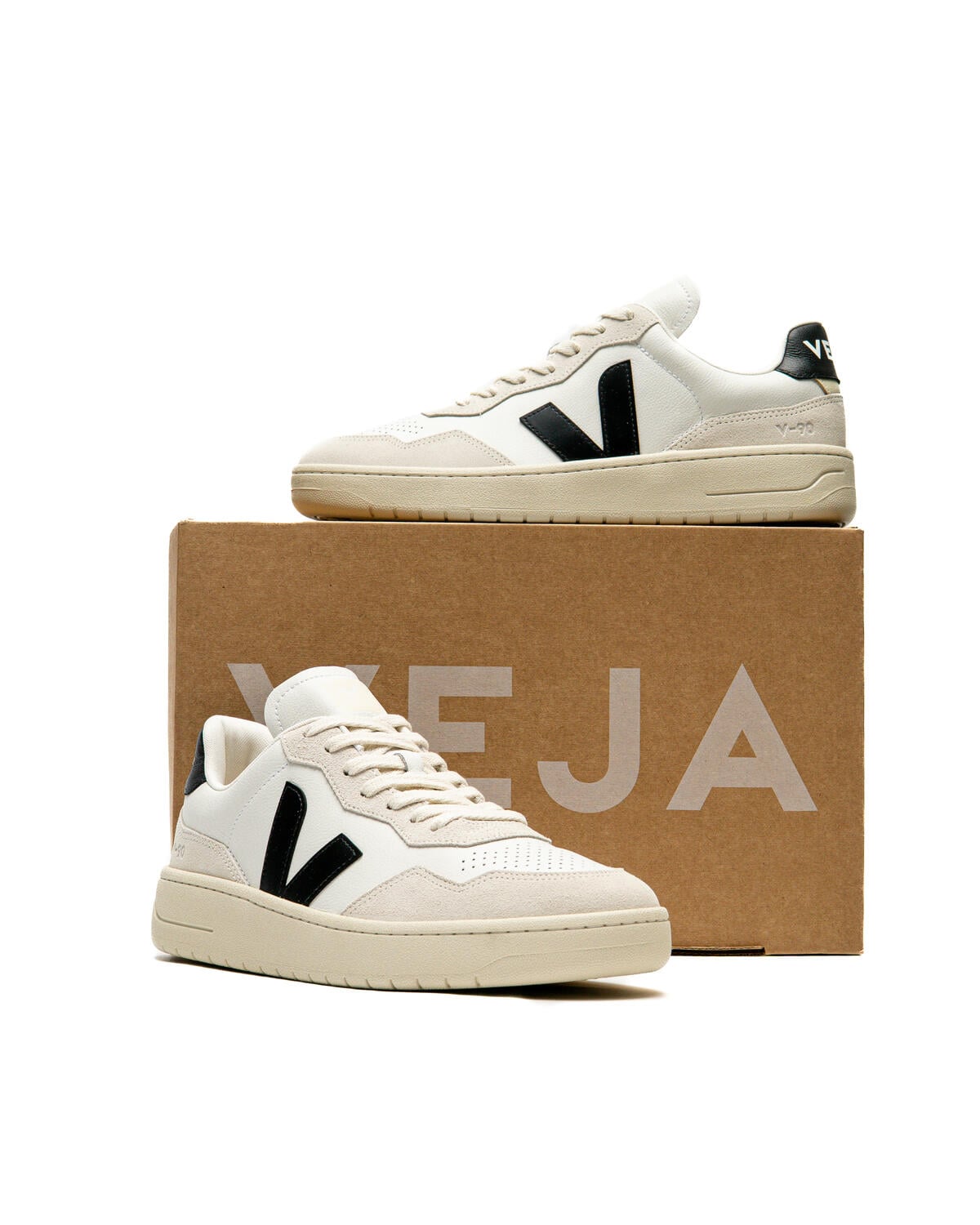 Veja Mens V-90 O.T. Leather Sneakers - White/Black - Image 6