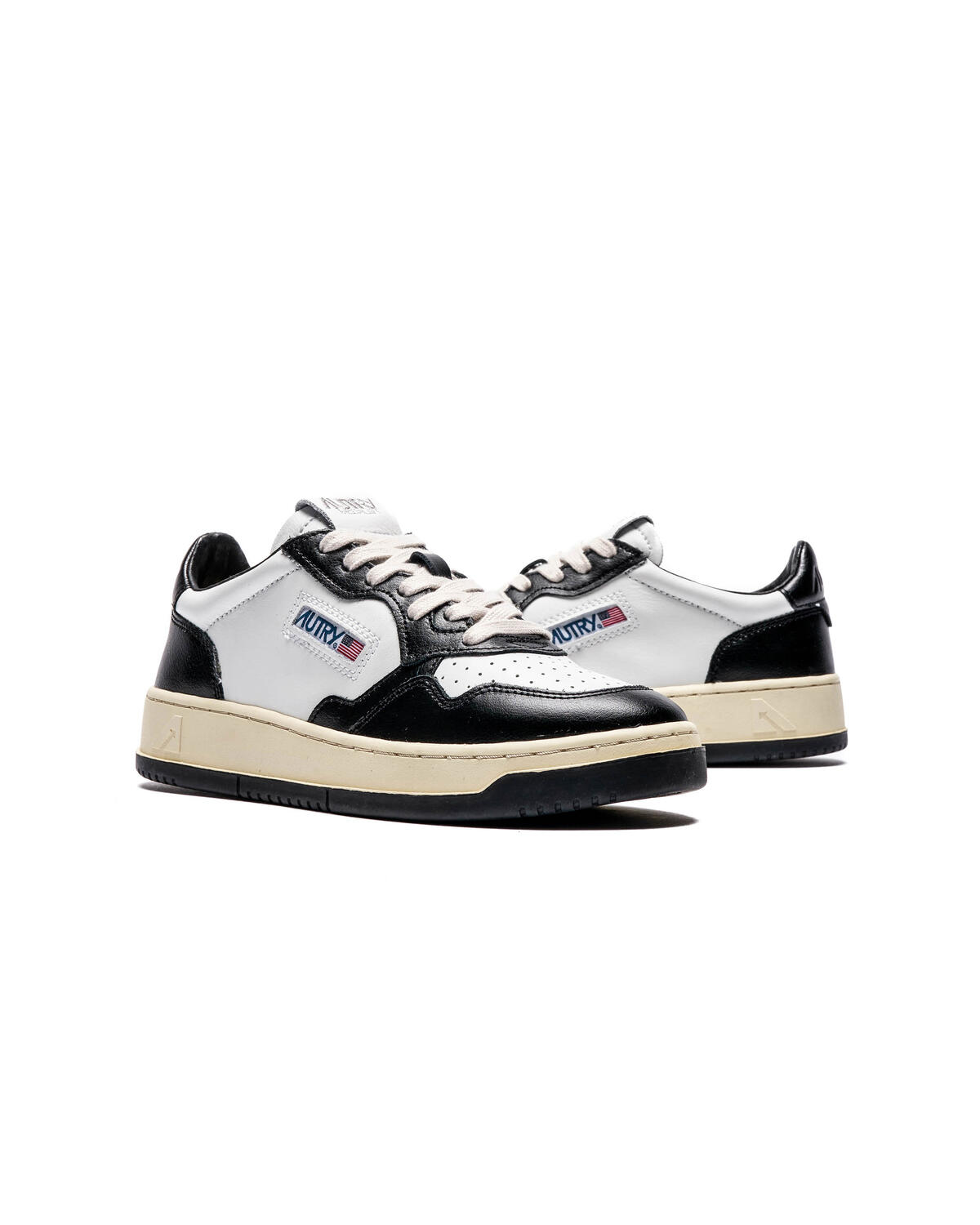 Autry Medalist W White / Black (Women's) - Image 11