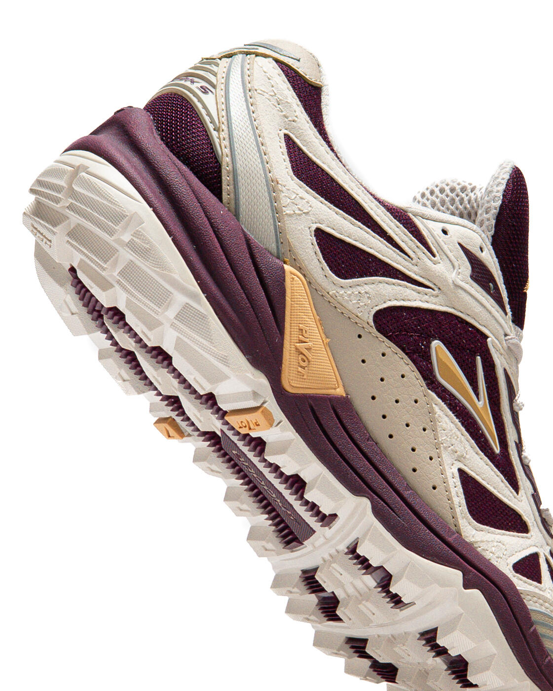 Cascadia 1 'Beet / Moonbeam / Grey' - Image 10