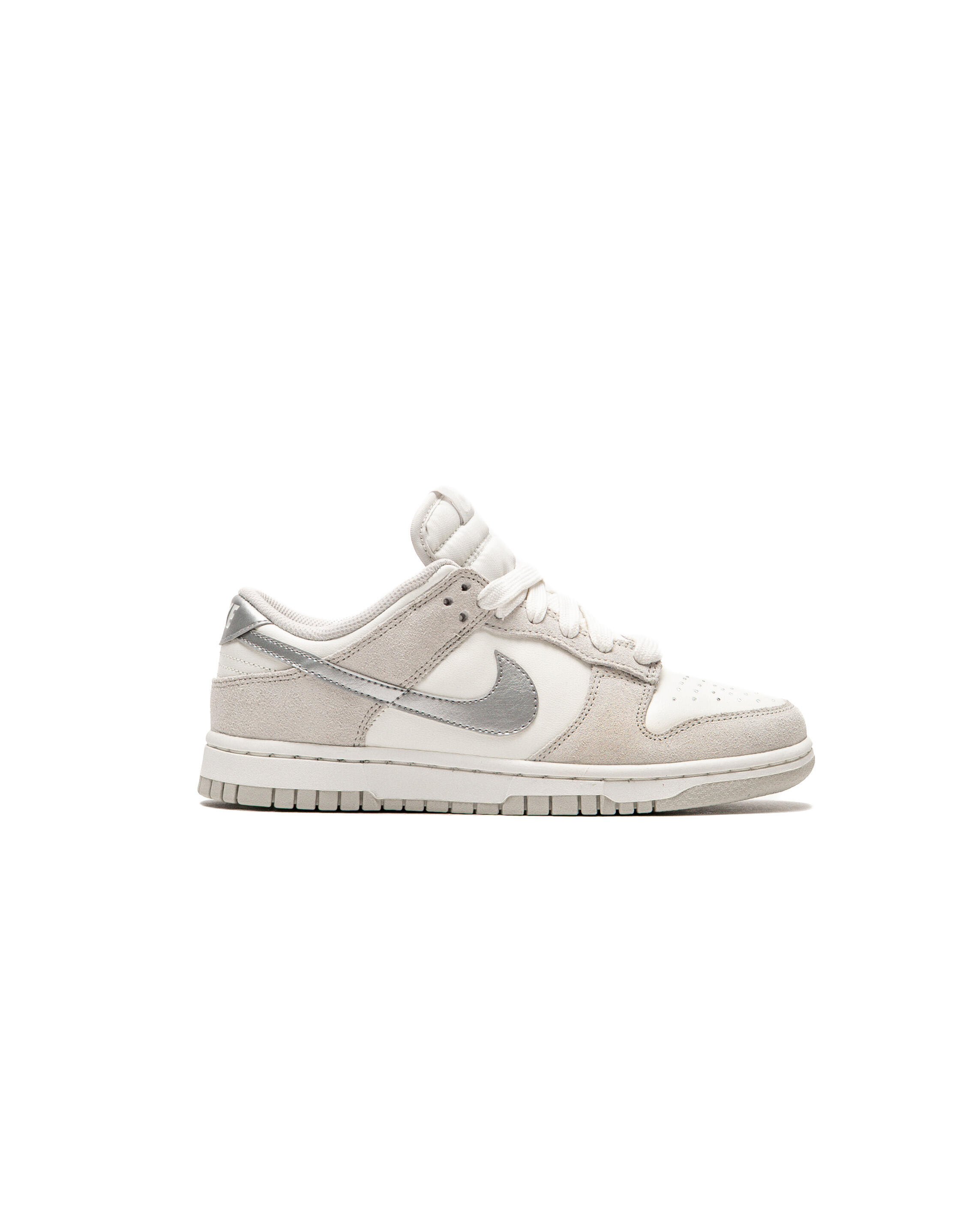 Nike WMNS DUNK LOW