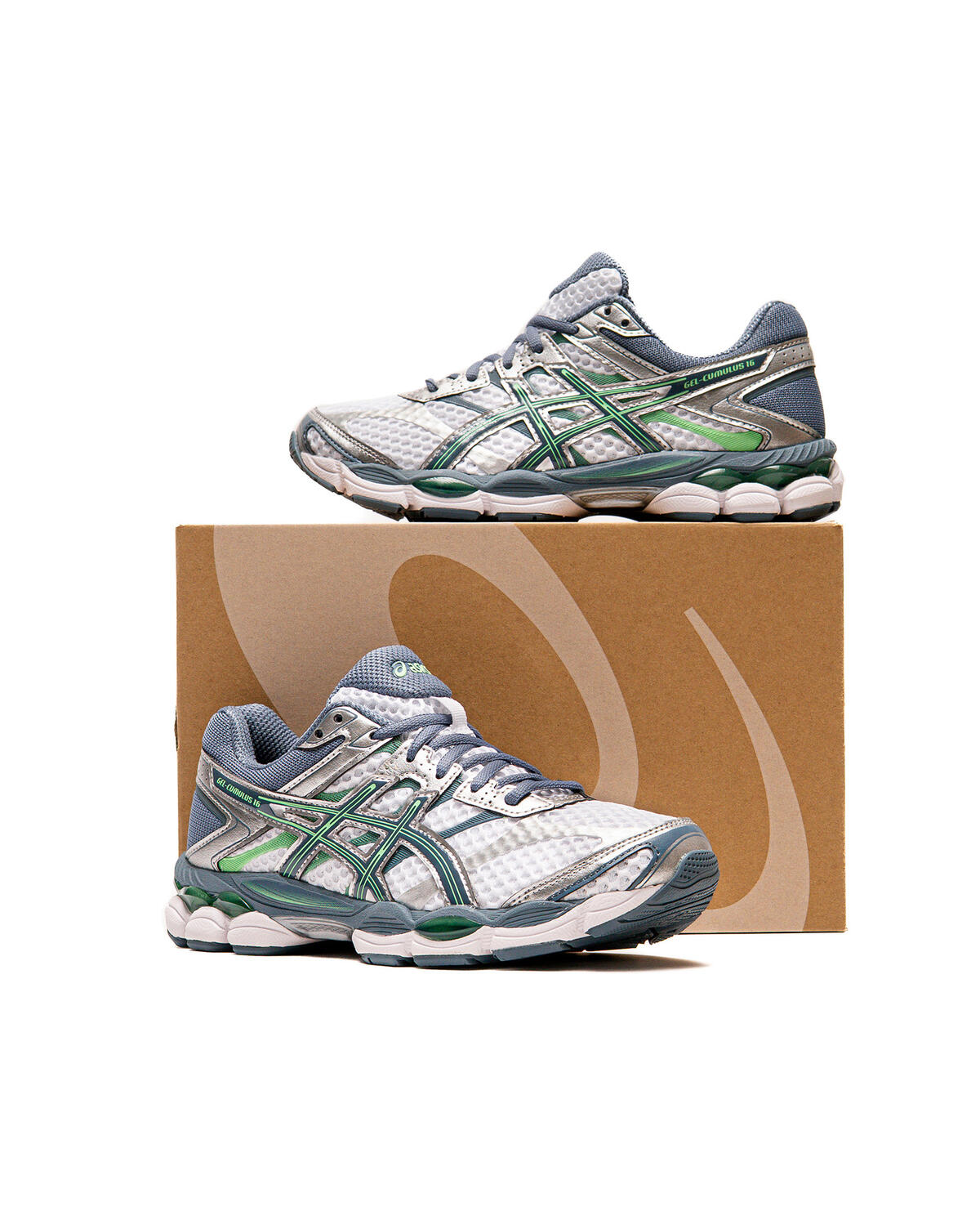 Asics Gel-Cumulus 16 White / Ironclad (Women's) - Image 29