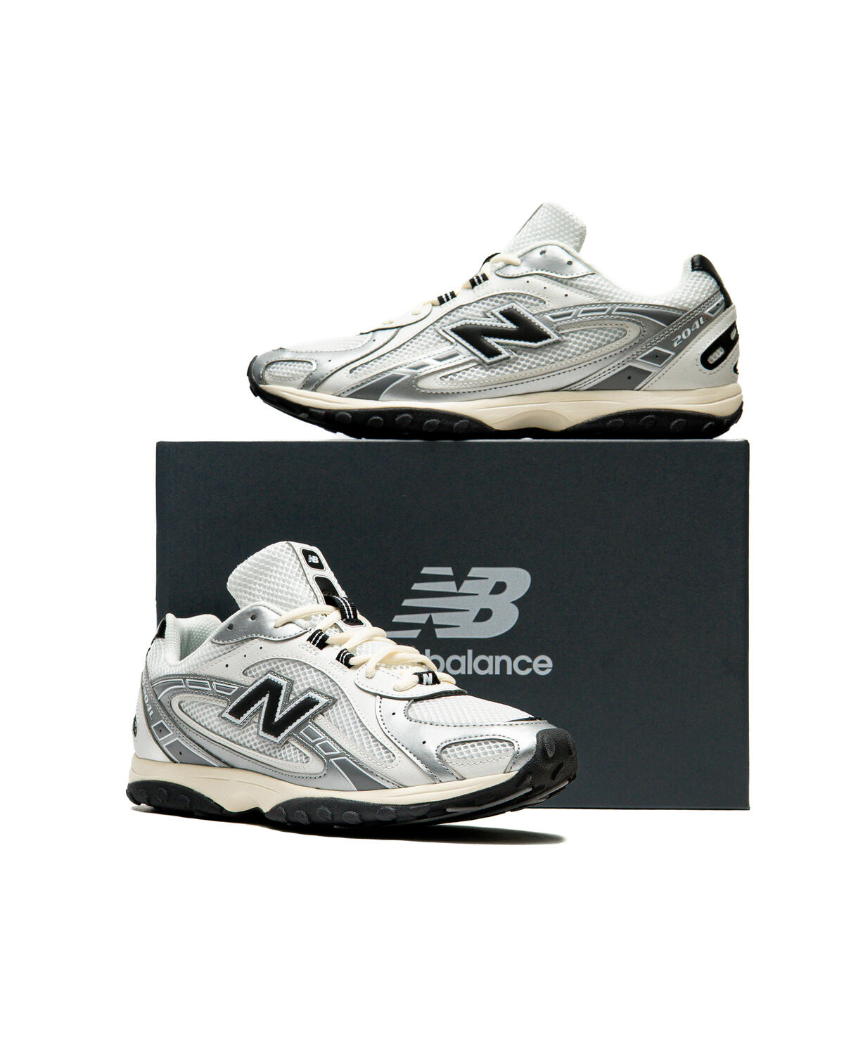 New Balance 204L Silver Metallic / Black - Image 43