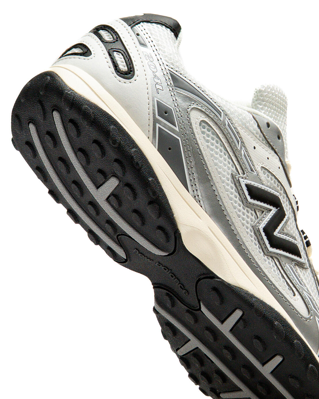 New Balance 204L Silver Metallic / Black - Image 30