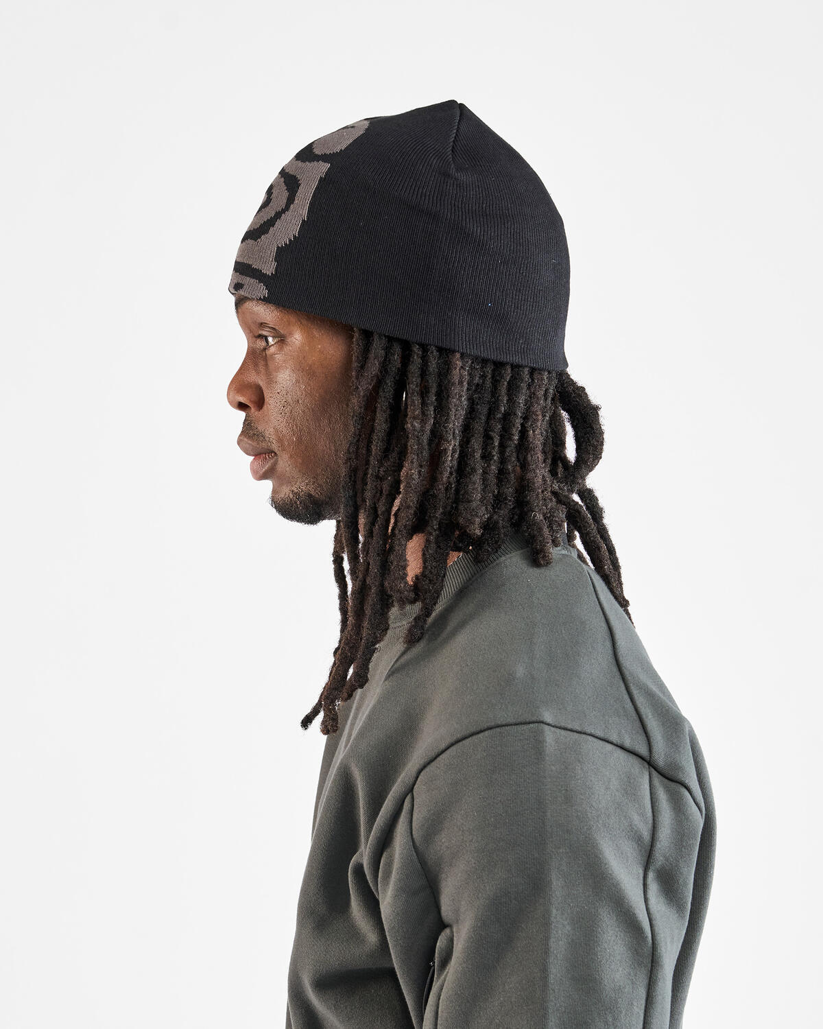 isecai ビーニー Whimgy Beanie BLACK×Green