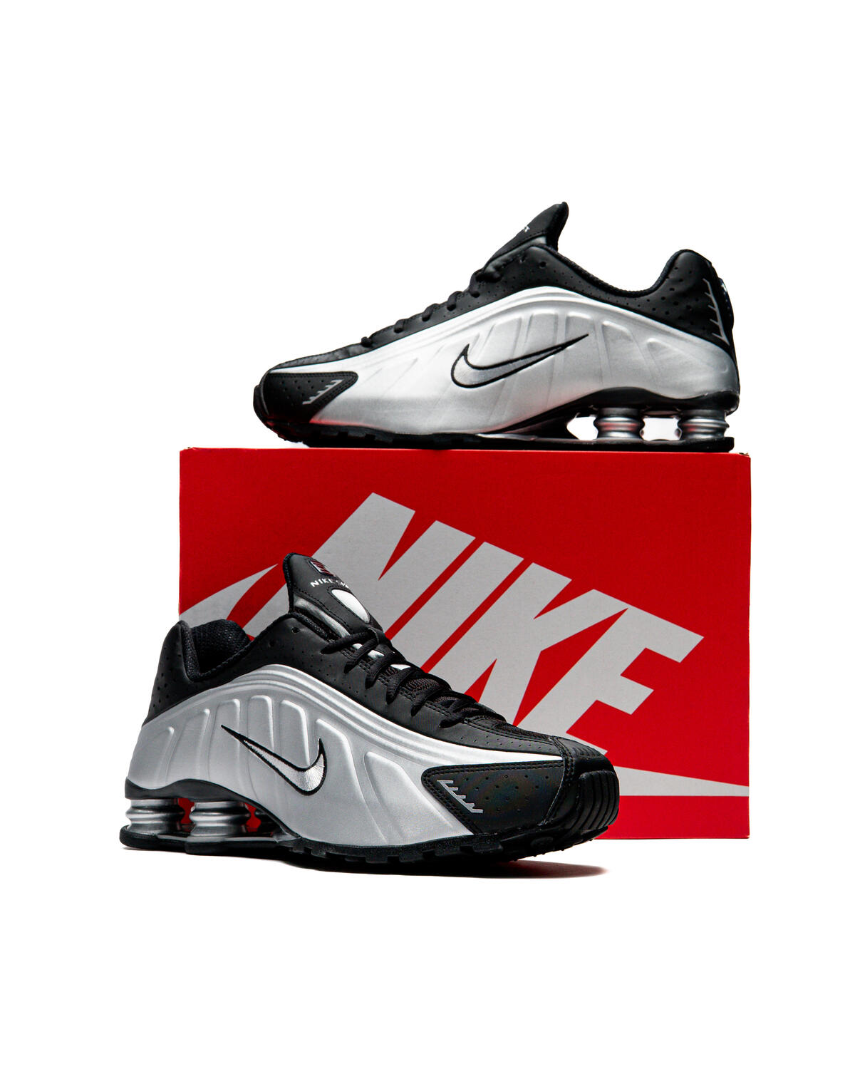 Nike Shox R4 Metallic Silver/Black/Metallic Silver - Image 6
