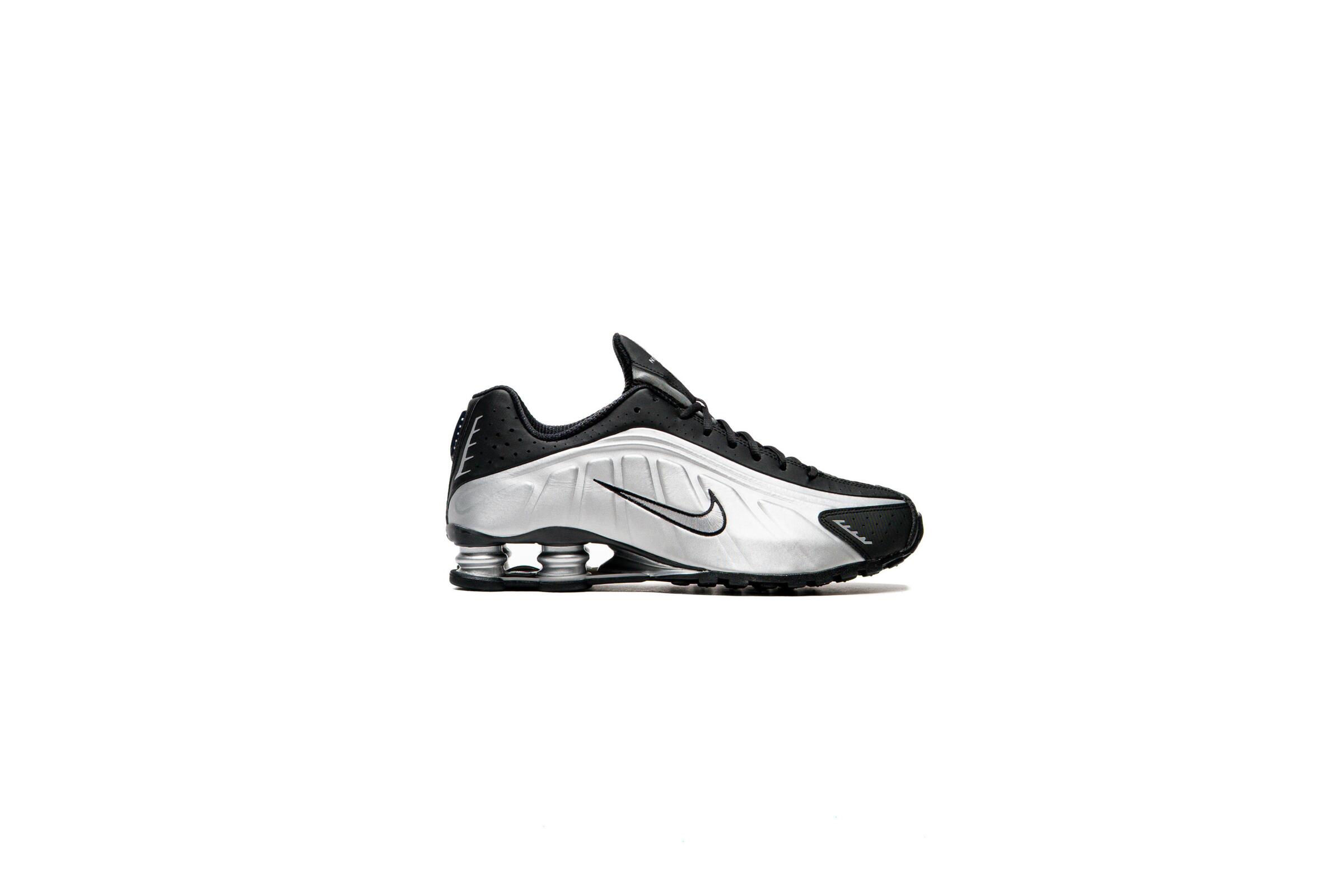 Nike Shox R4