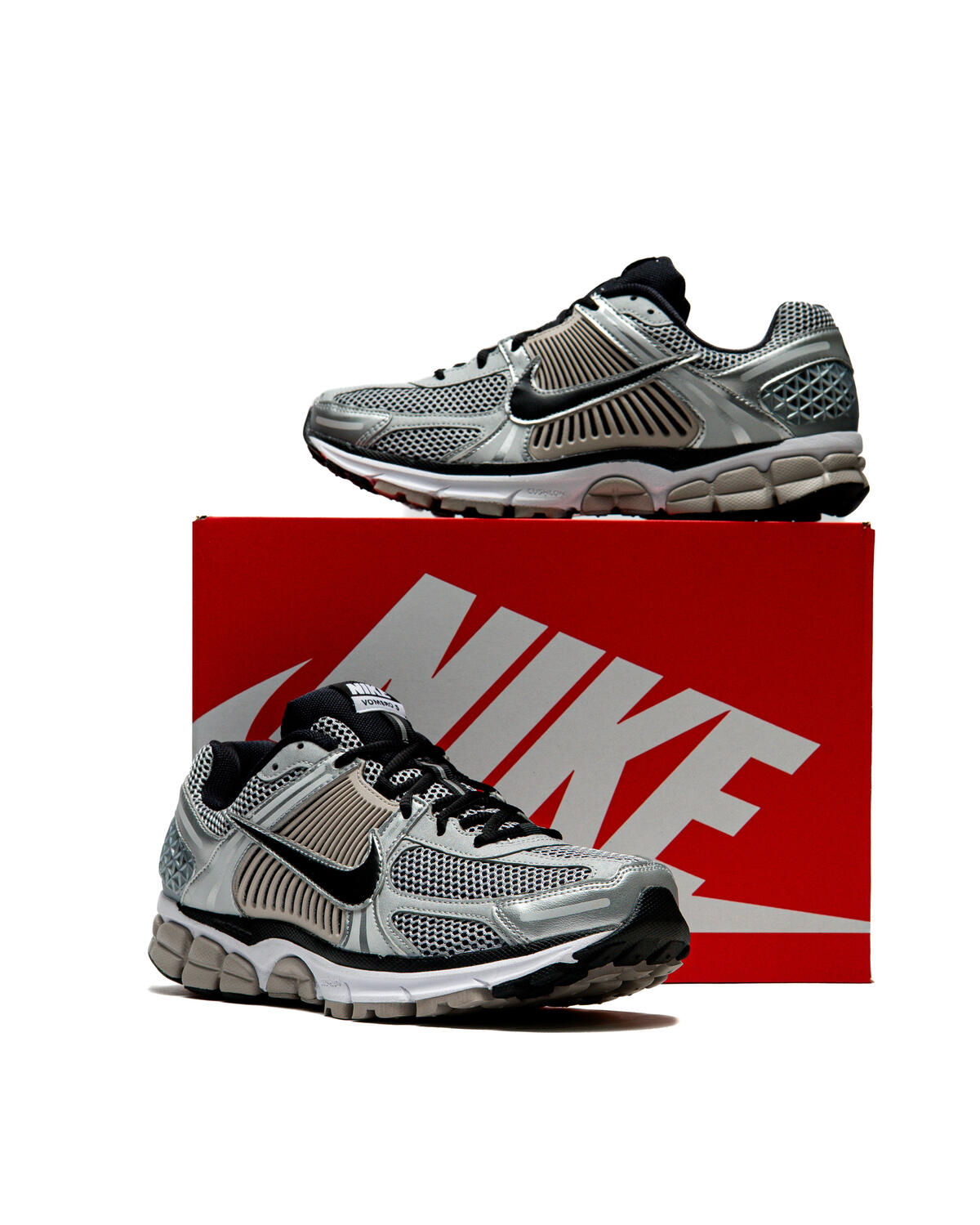 Nike Zoom Vomero 5 'Metallic Silver/Black/College Grey' - Image 16