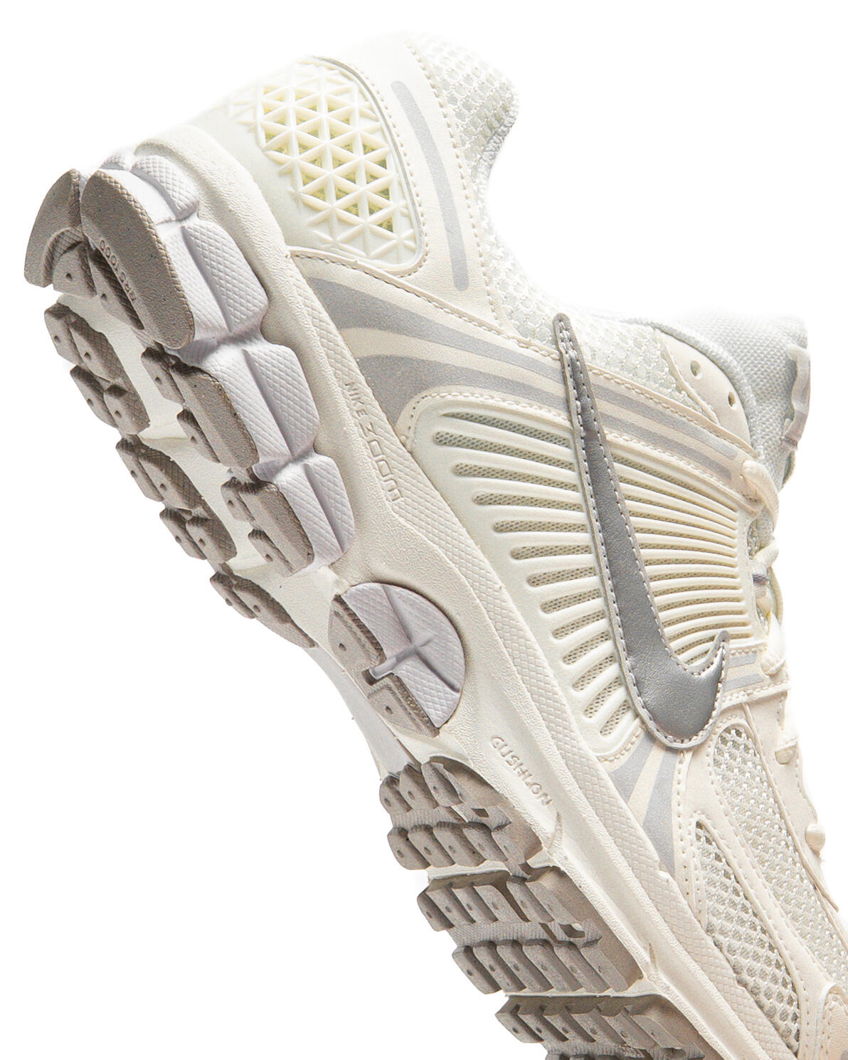 Nike Zoom Vomero 5 Sail/Metallic Silver/Vast Grey - Image 45