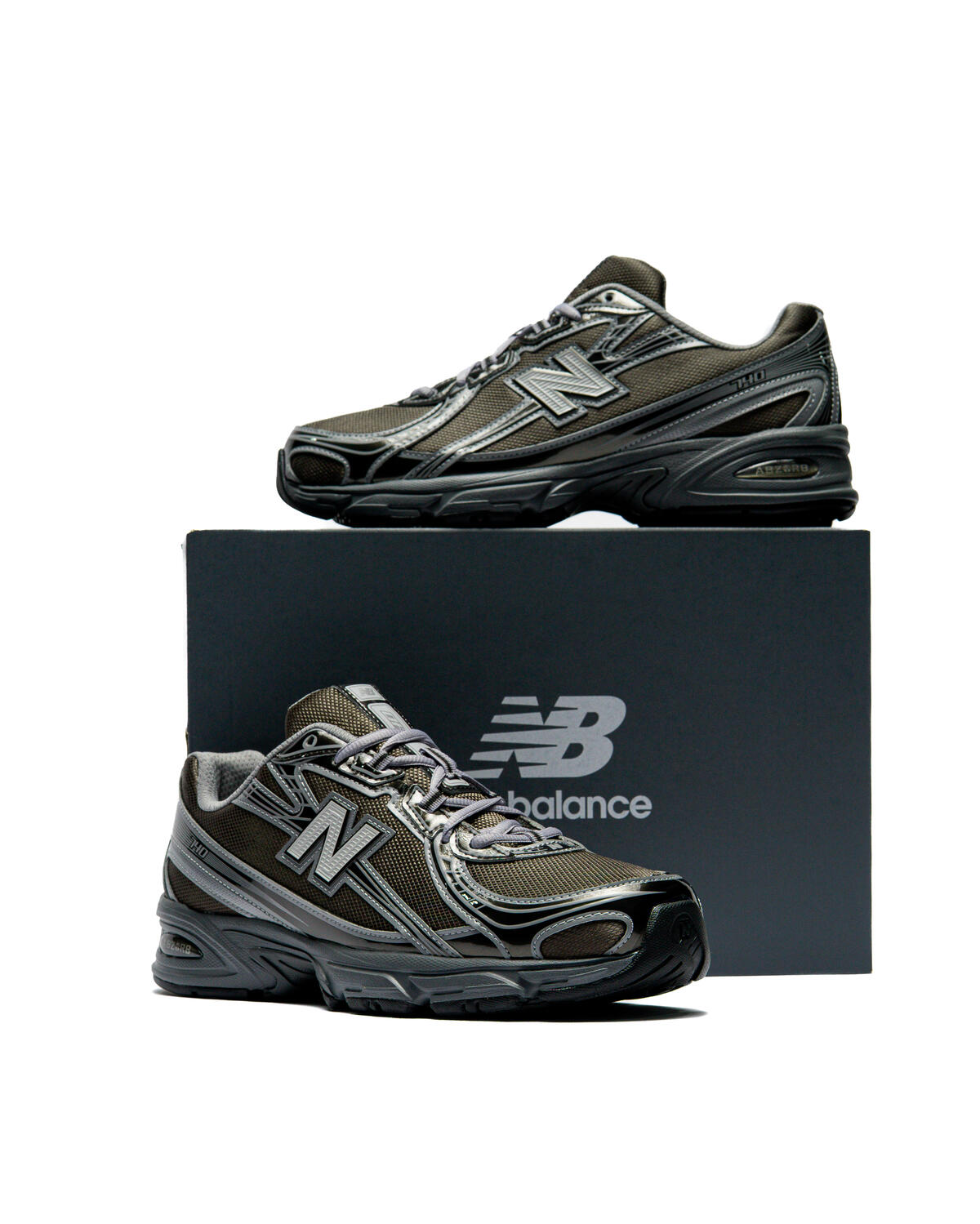 New Balance 740 Black Metallic - Image 20