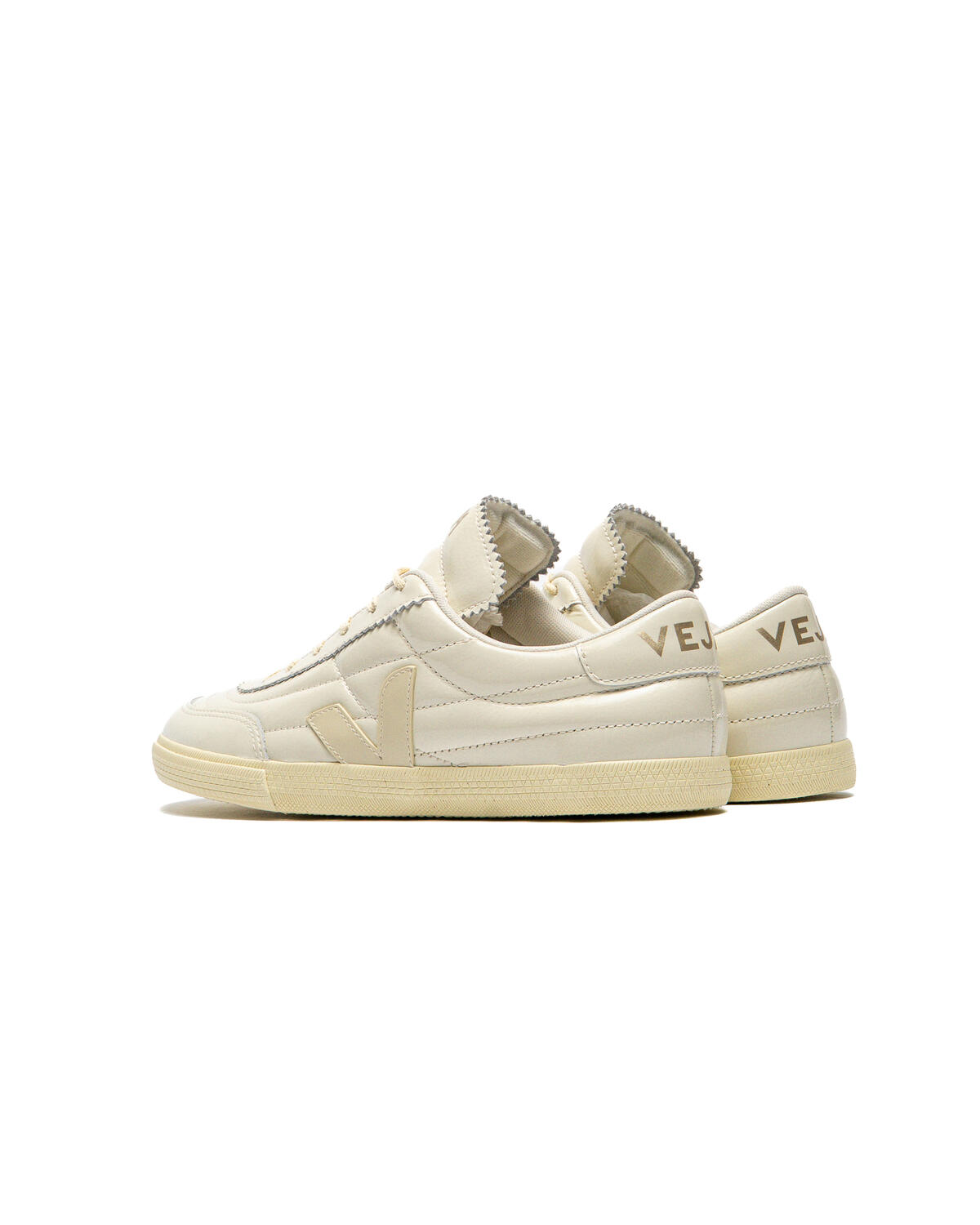 Veja Womens Panenka Patent Leather Sneakers - Off White - Image 11
