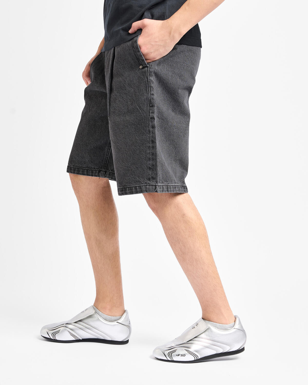 Dime Pleated Denim Shorts - Image 5