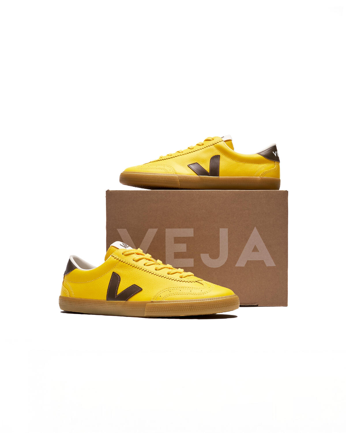 Veja Volley O.T. Leather White (Women's) - Image 15