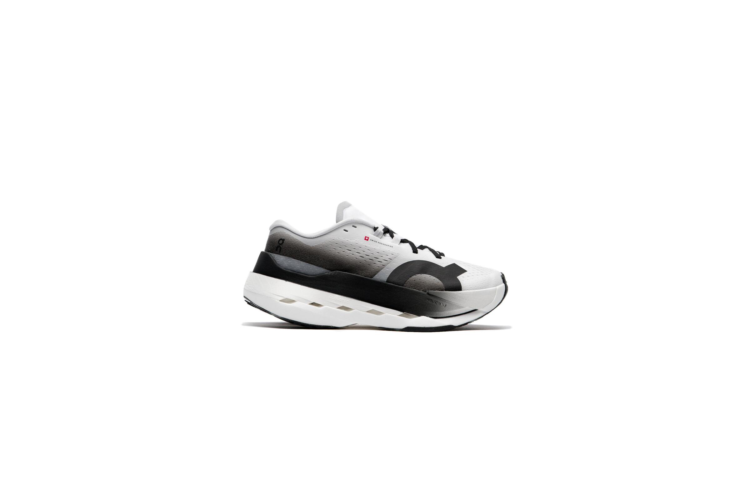 On Running WMNS Cloudboom Max