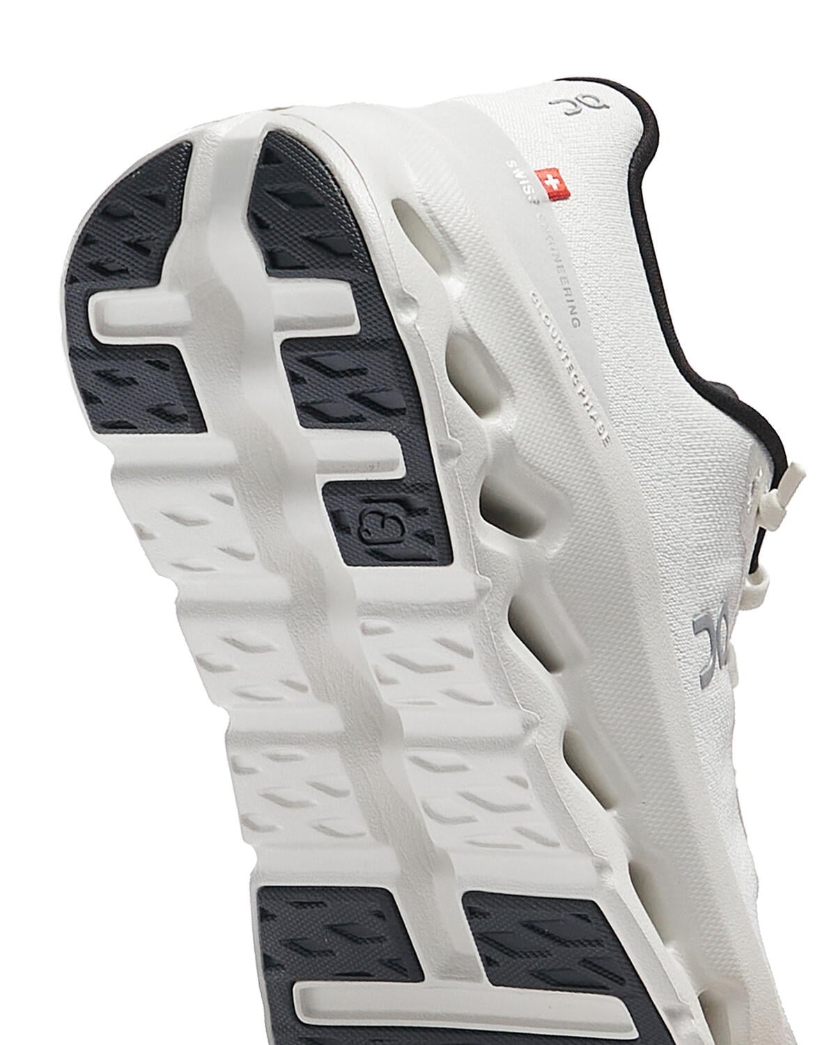 On Running WMNS Cloudtilt - Pearl / Black - Image 46