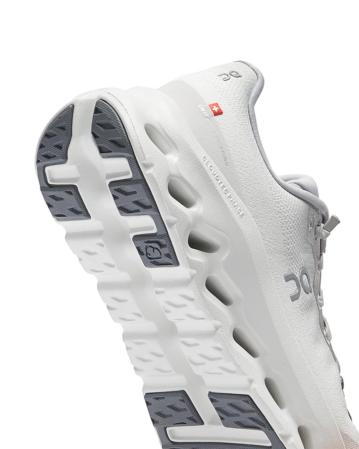 On Running Cloudtilt - Glacier Ice - Image 40