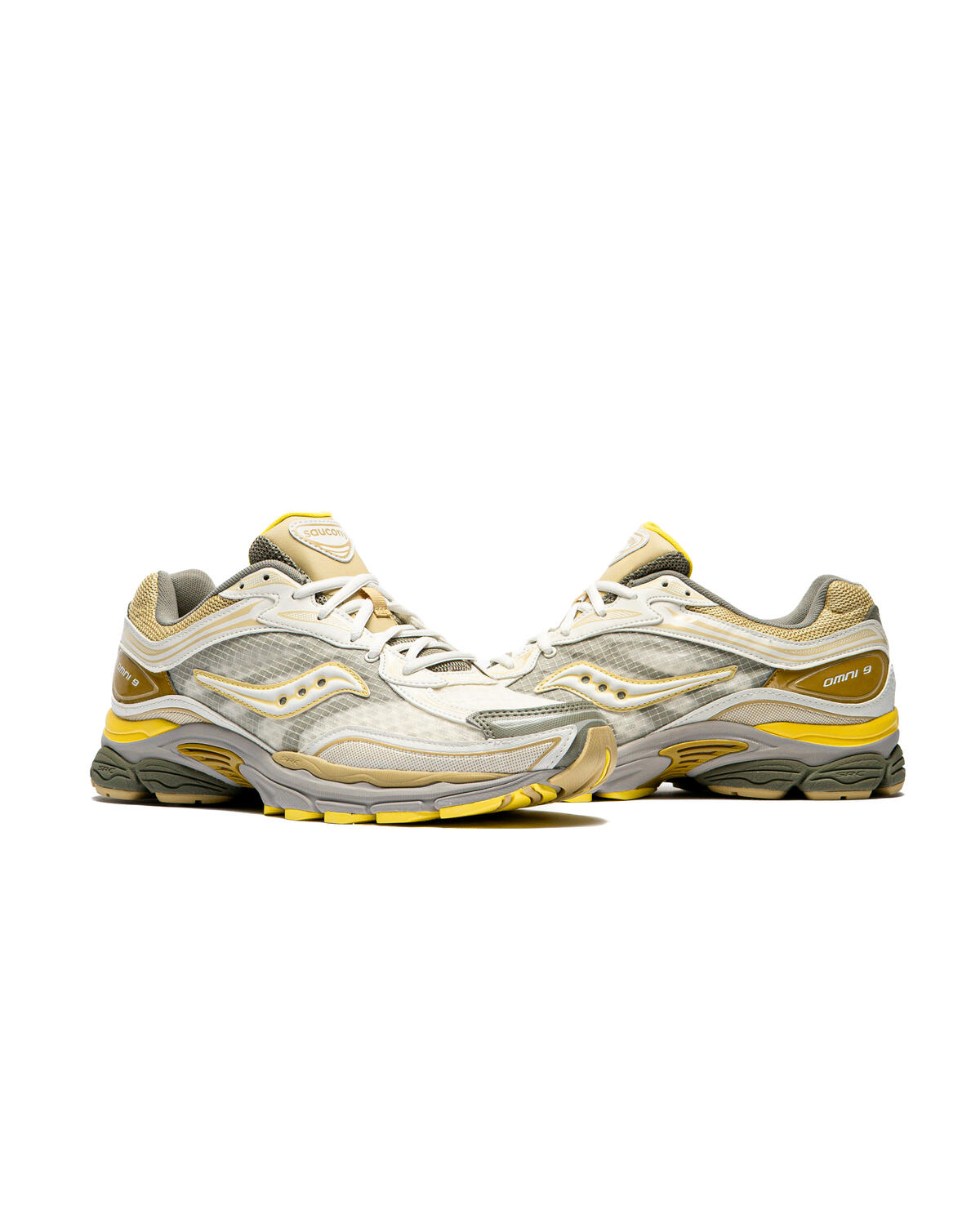 Saucony Progrid Omni 9 in Ivory / Moss - Image 21