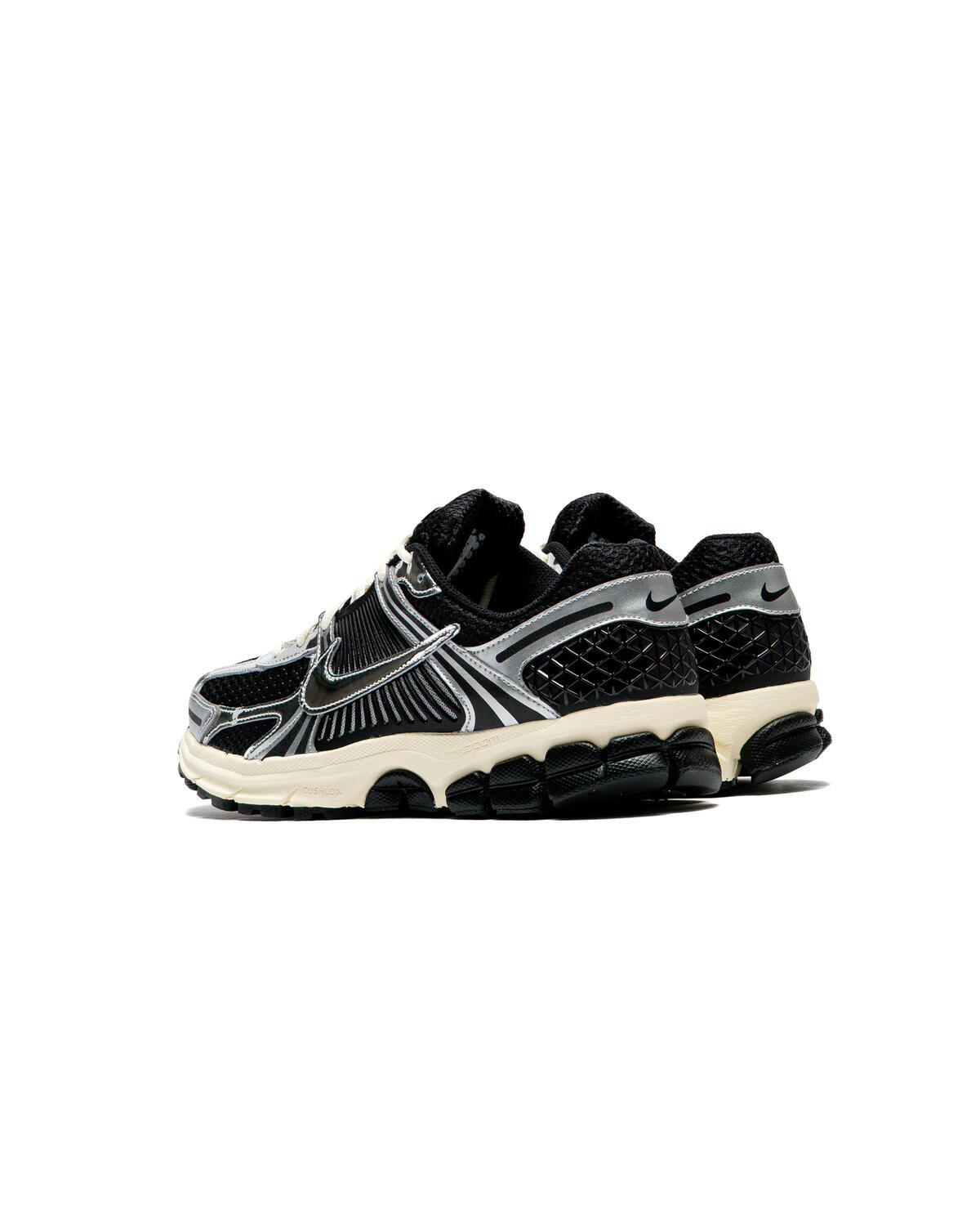 Nike Zoom Vomero Black/Chrome - Image 5