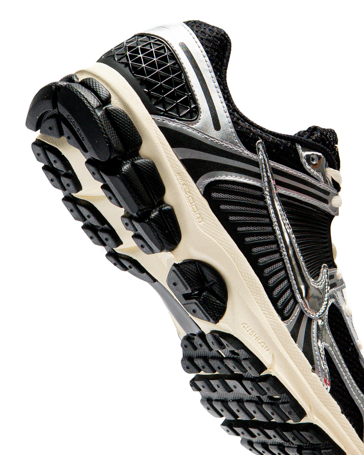 Nike Zoom Vomero Black/Chrome - Image 7