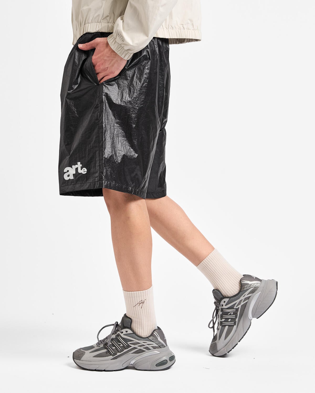 Arte Antwerp Big Logo Shorts - Image 5