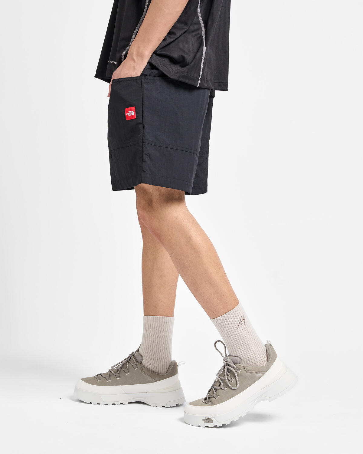 The North Face Red Box Taslan Graphic Short - Image 5