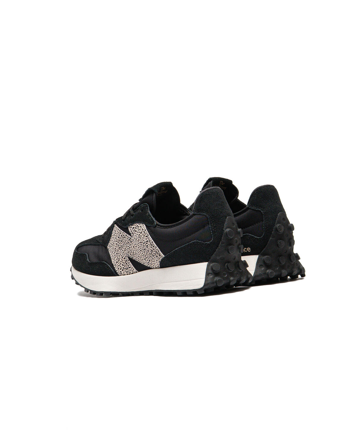 New Balance WMNS 327 - Image 33