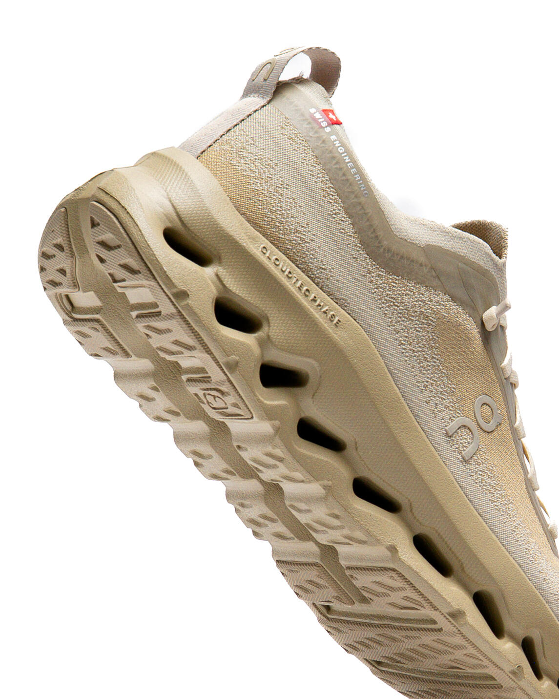On Running WMNS Cloudtilt Moon - Winter / Kasha - Image 44