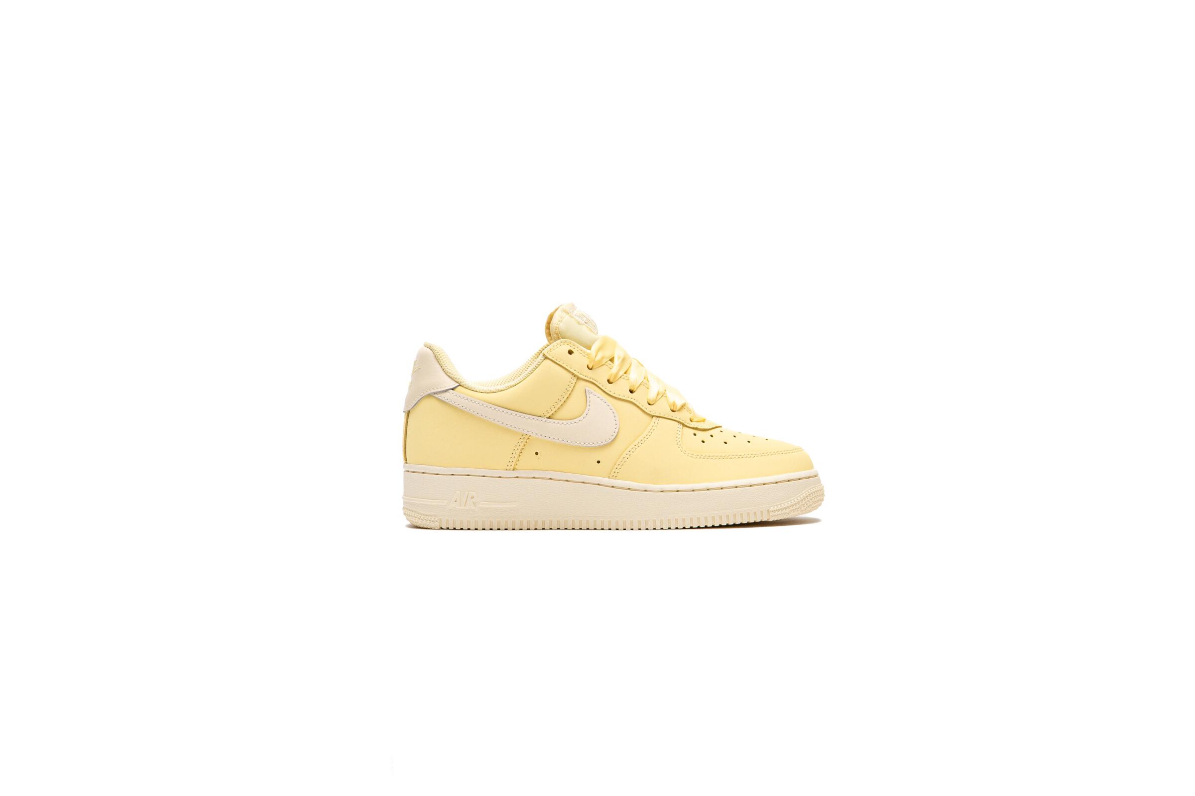 Nike WMNS Air Force 1 Retro Premium