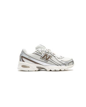 New Balance 740