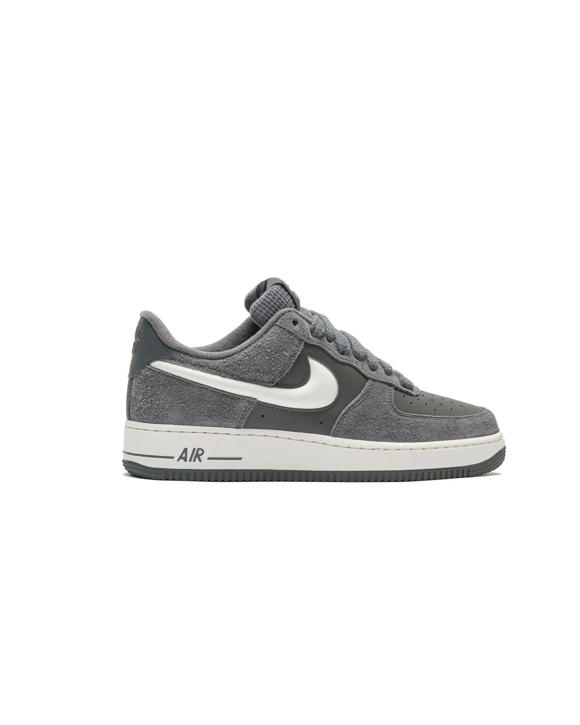 Nike AIR FORCE 1 '07 LV8